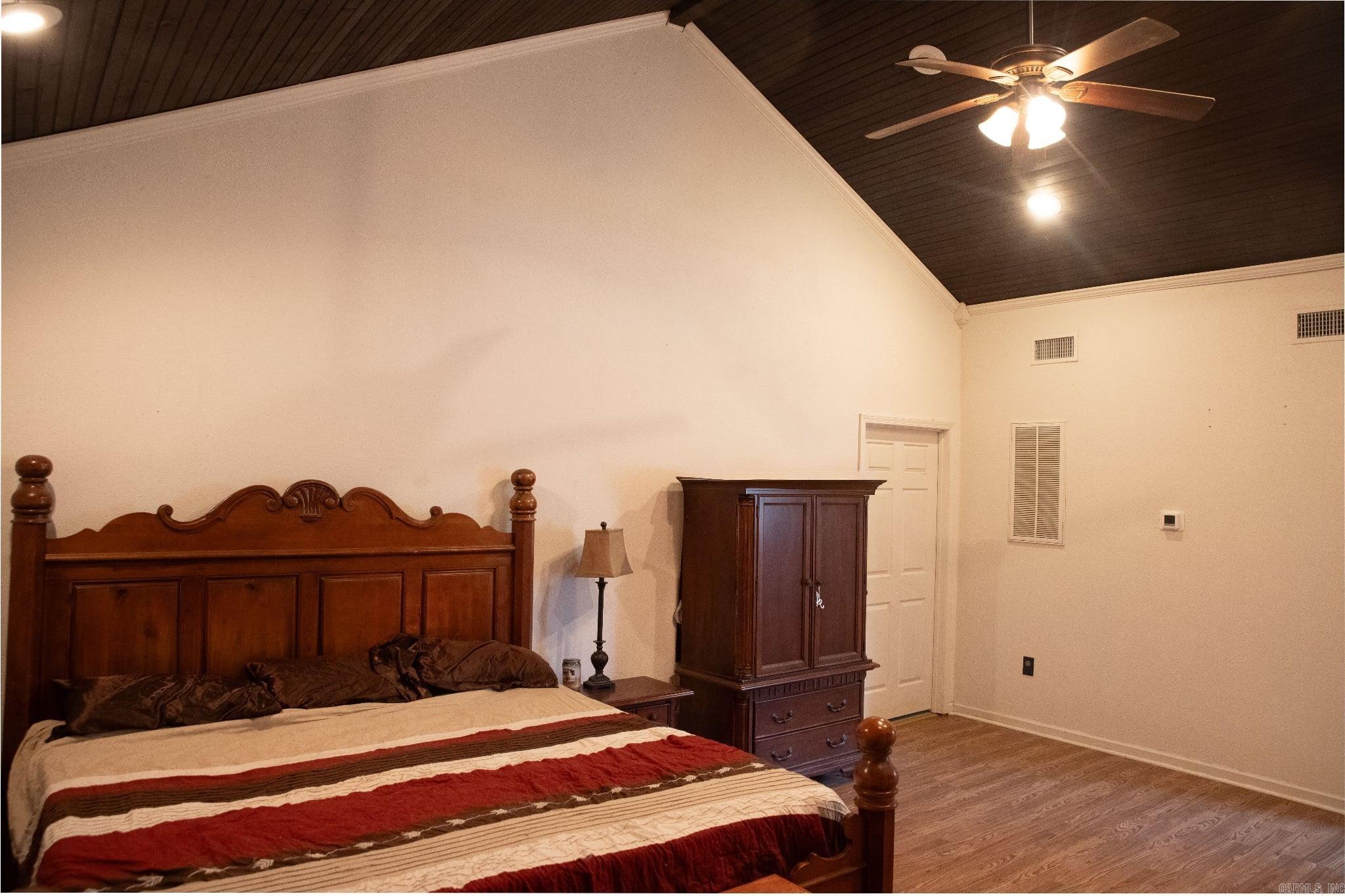 101 Henderson Road Property Photo 11