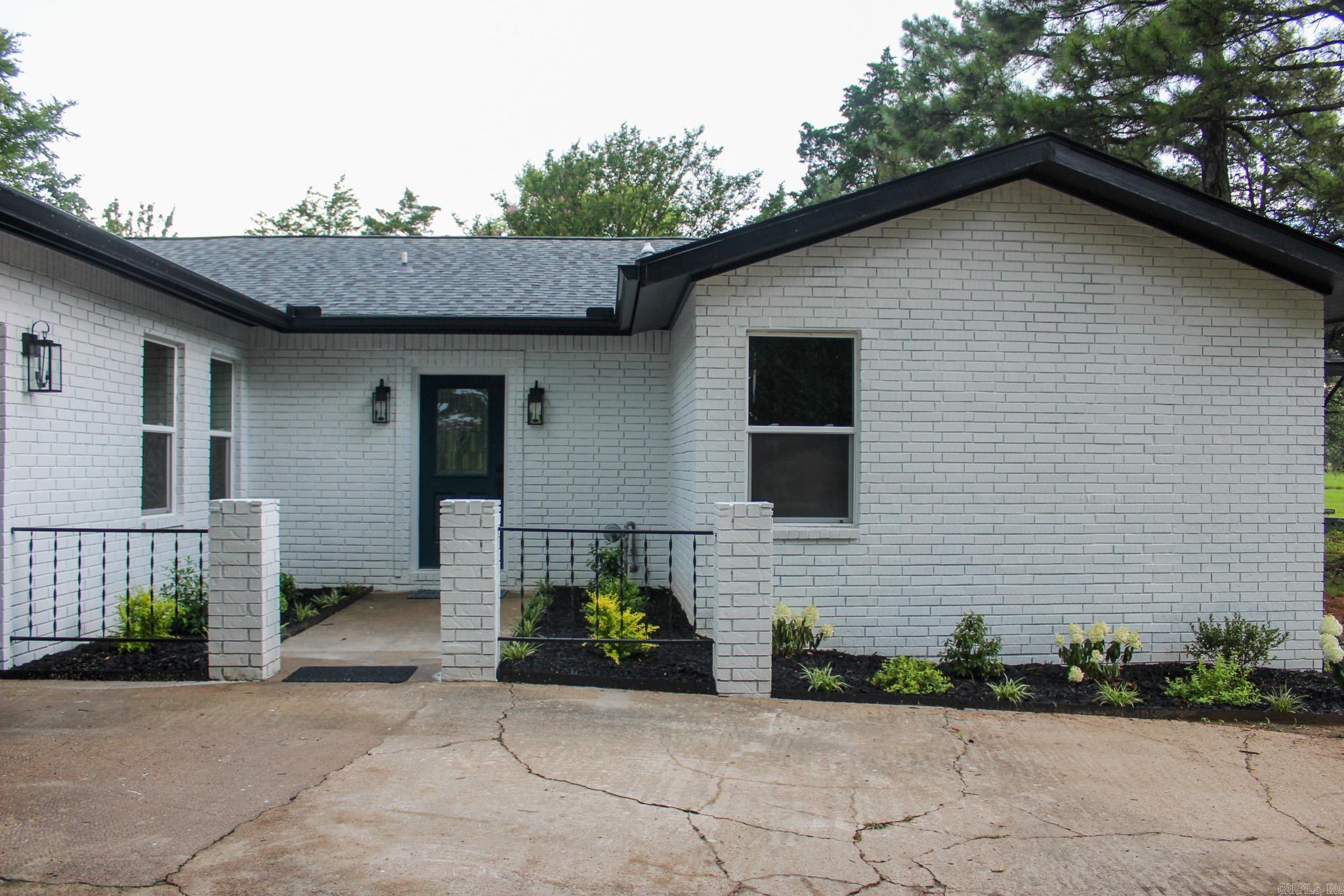 2376 S Hwy 267 Property Photo 4