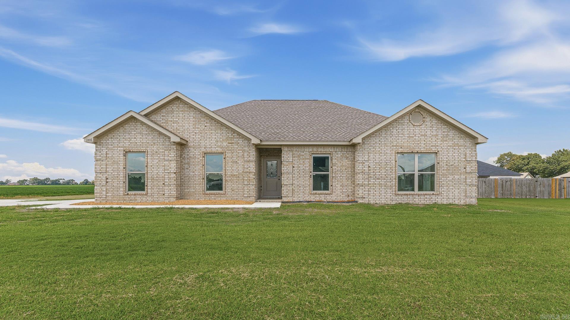 1406 Kelton Property Photo 1