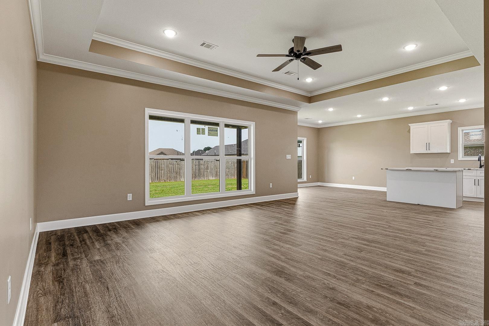 1406 Kelton Property Photo 4