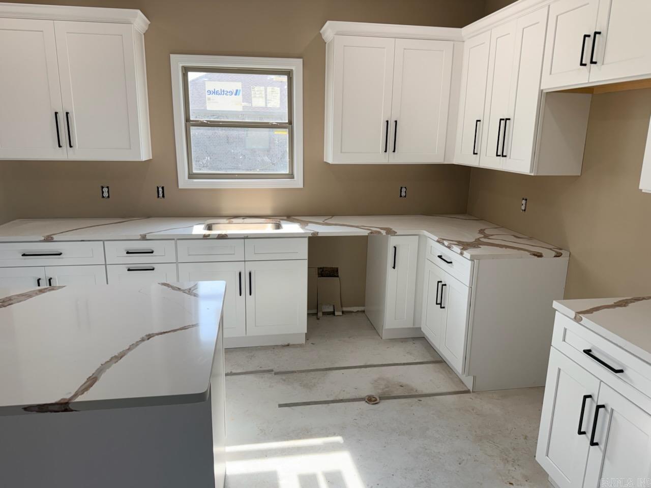1406 Kelton Property Photo 5