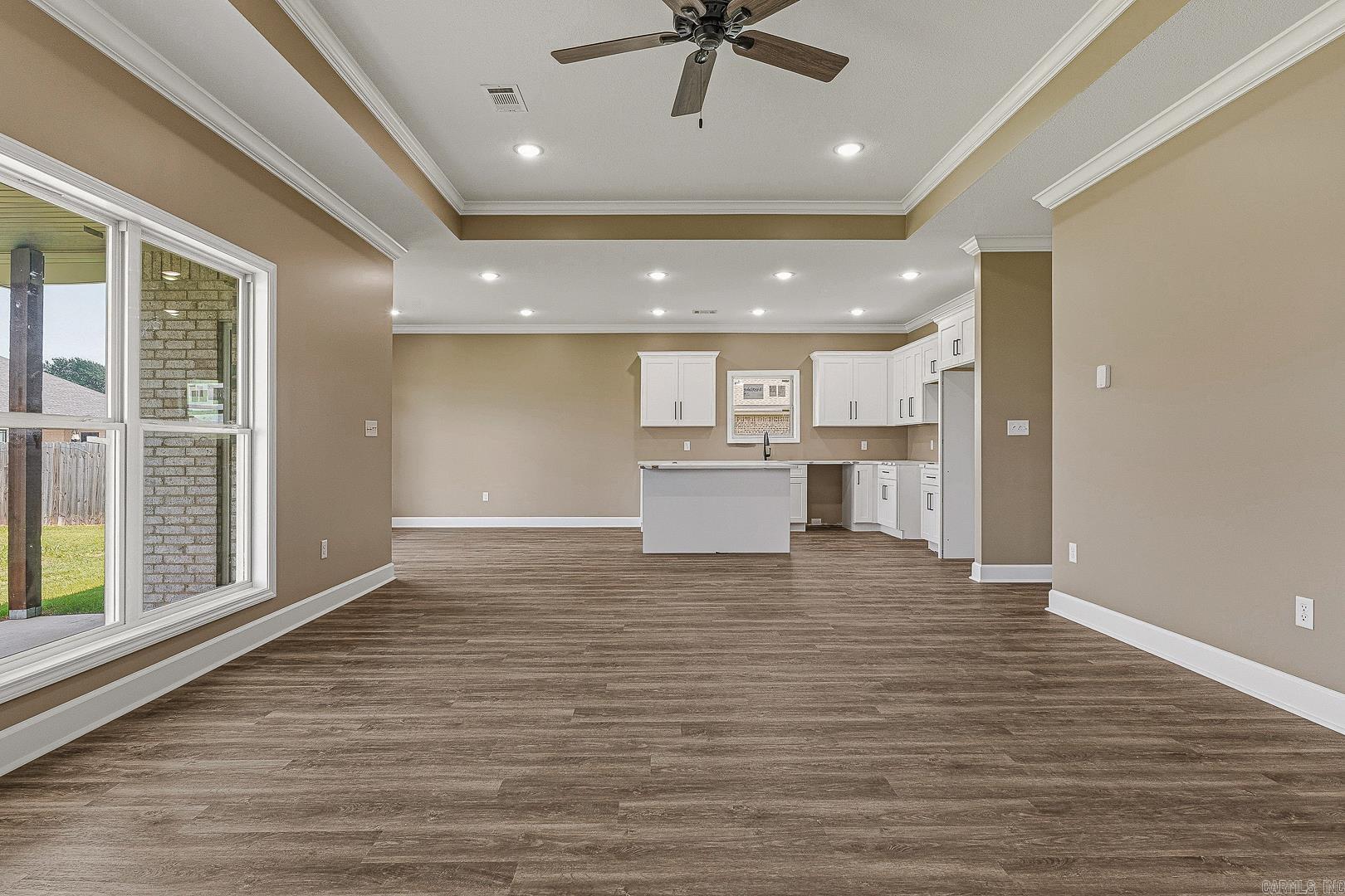 1406 Kelton Property Photo 8