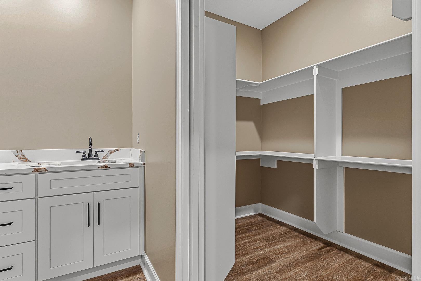 1406 Kelton Property Photo 10