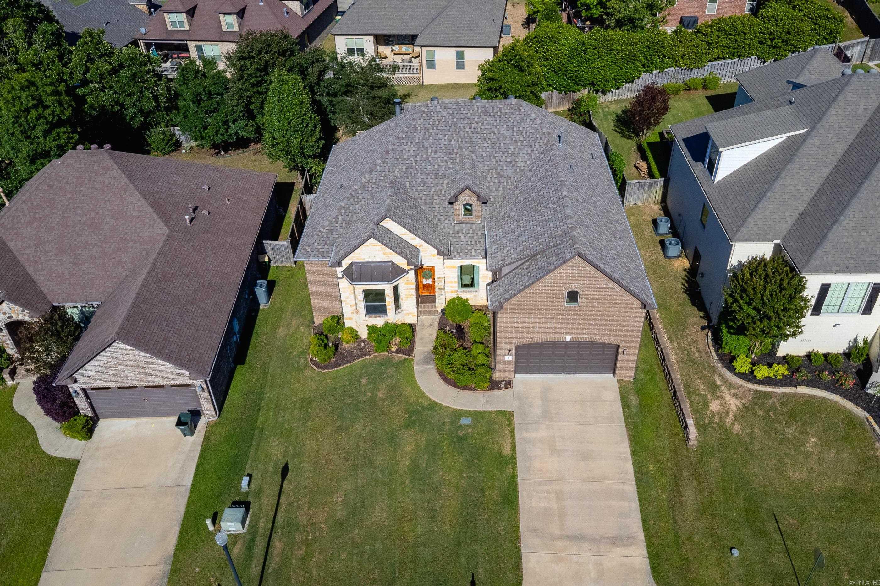 1 Tournay Circle Property Photo 4