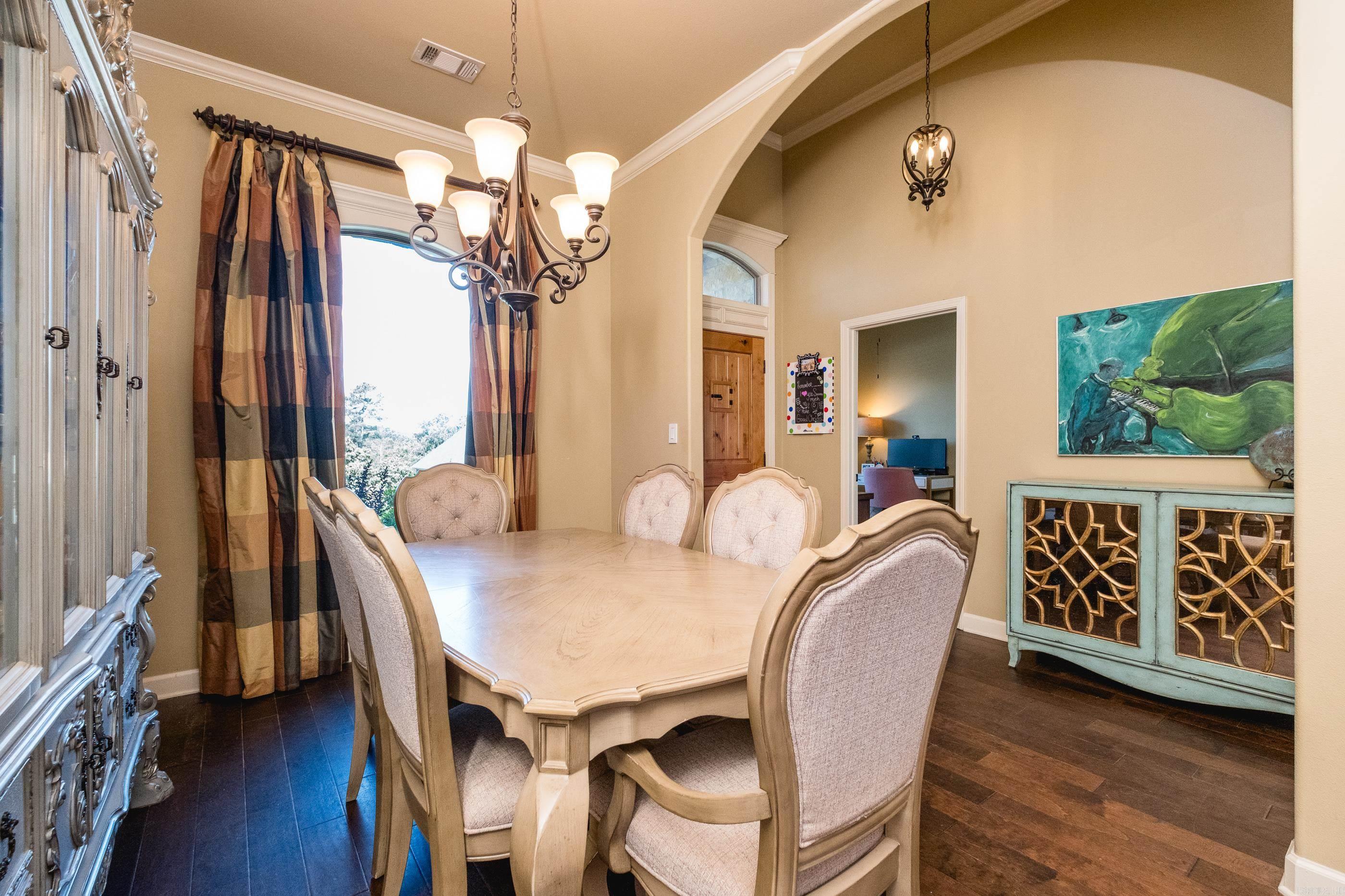 1 Tournay Circle Property Photo 6