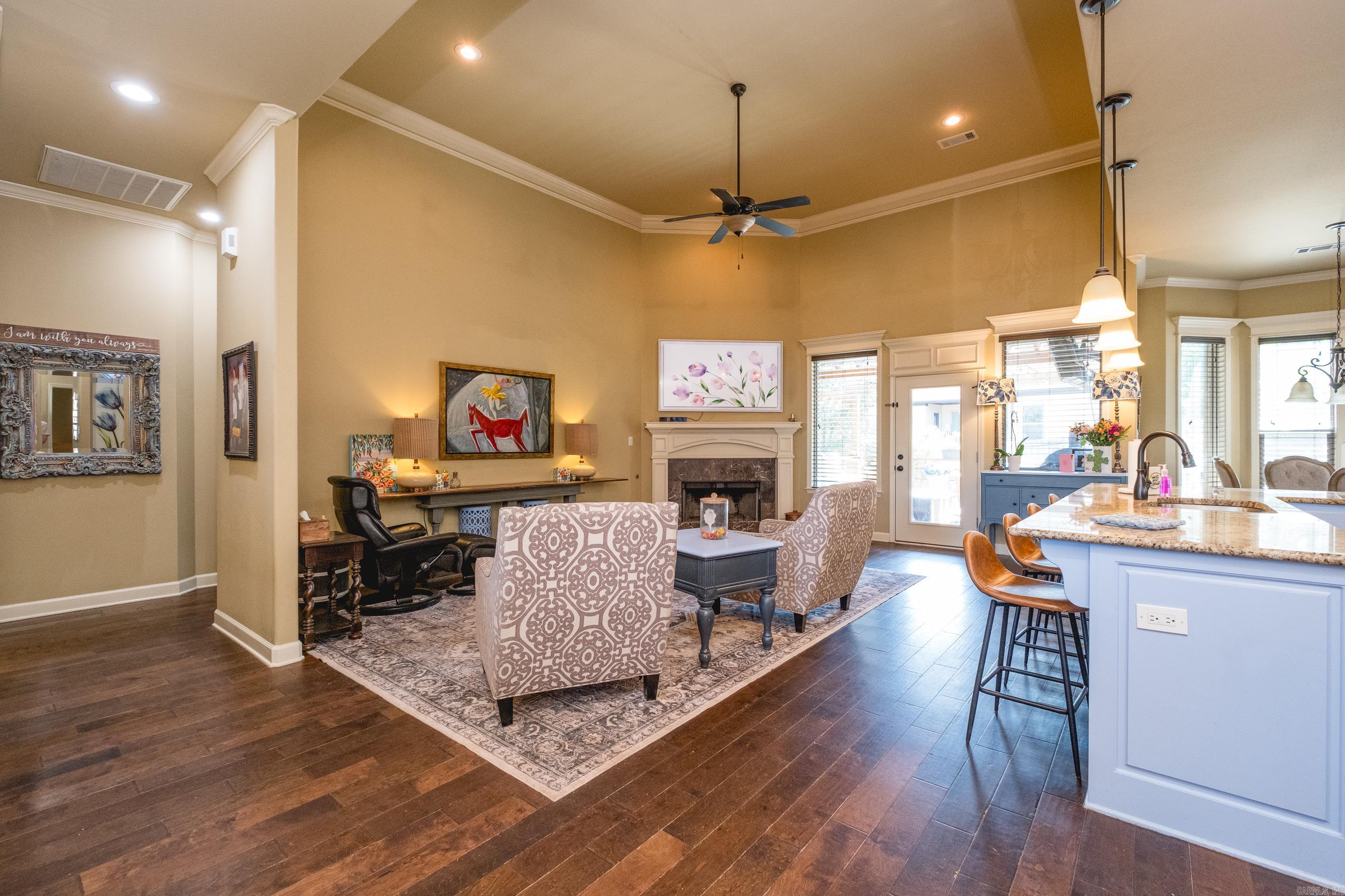 1 Tournay Circle Property Photo 8