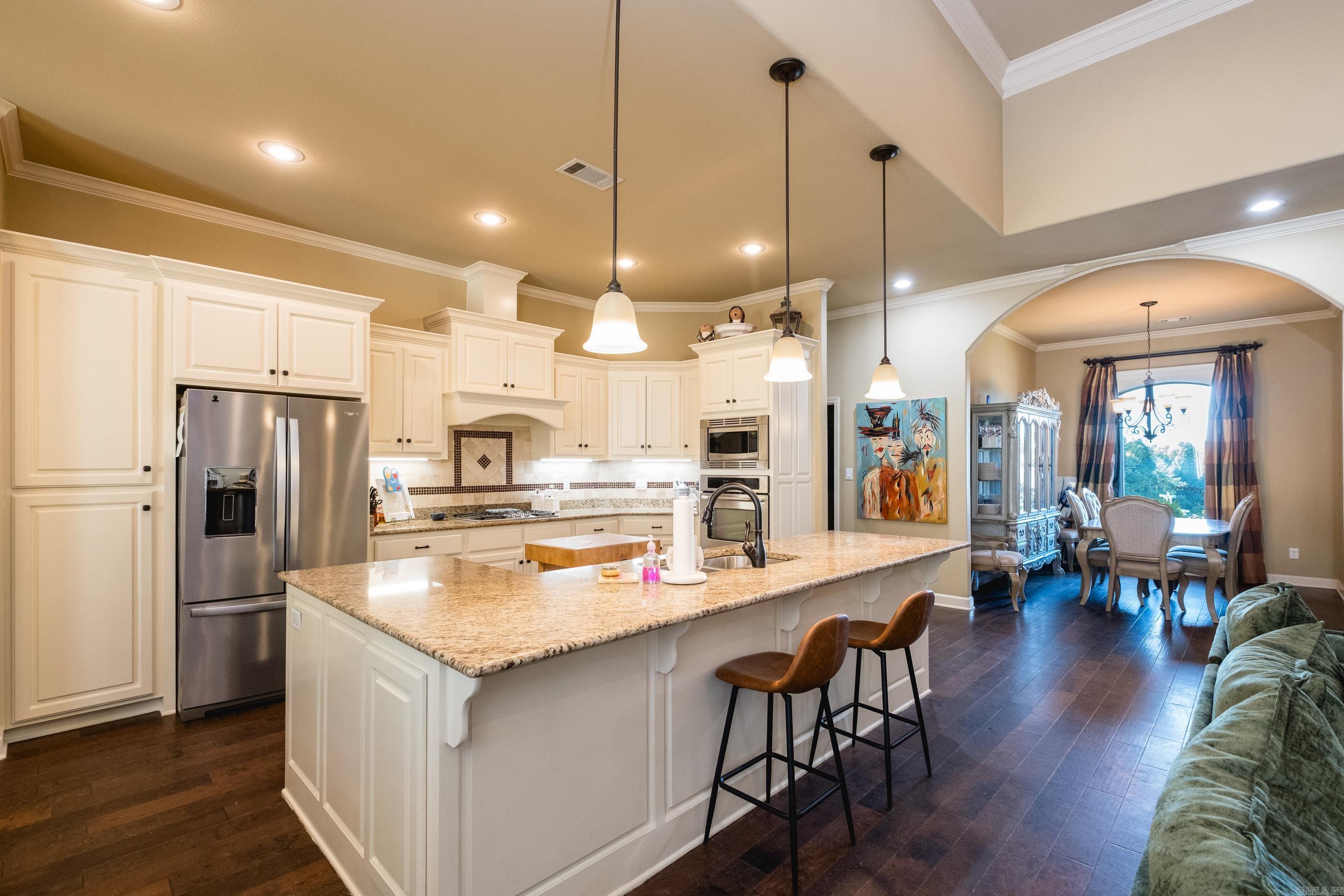 1 Tournay Circle Property Photo 11
