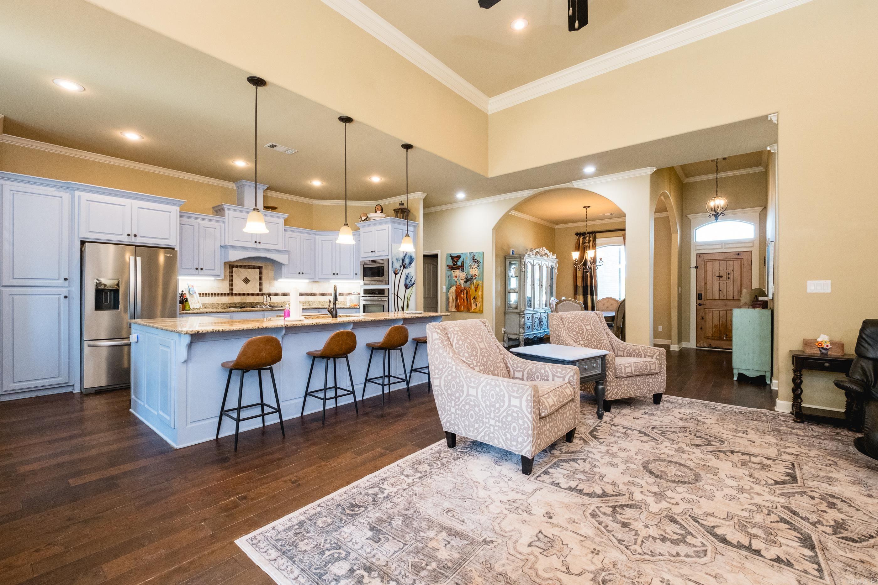 1 Tournay Circle Property Photo 12