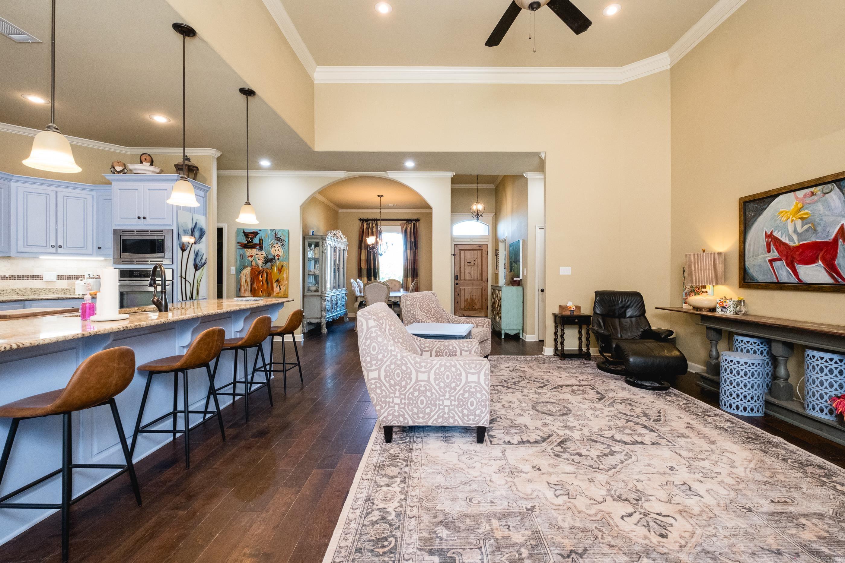 1 Tournay Circle Property Photo 13
