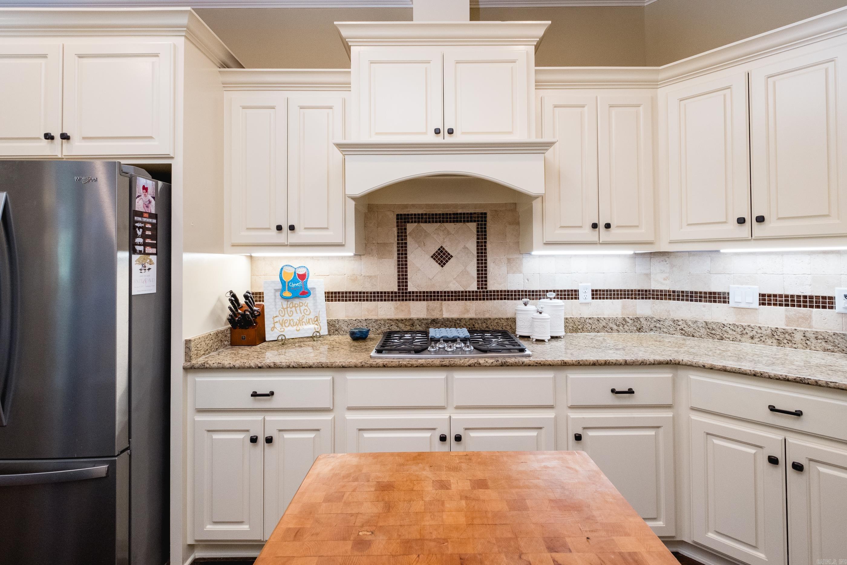 1 Tournay Circle Property Photo 14