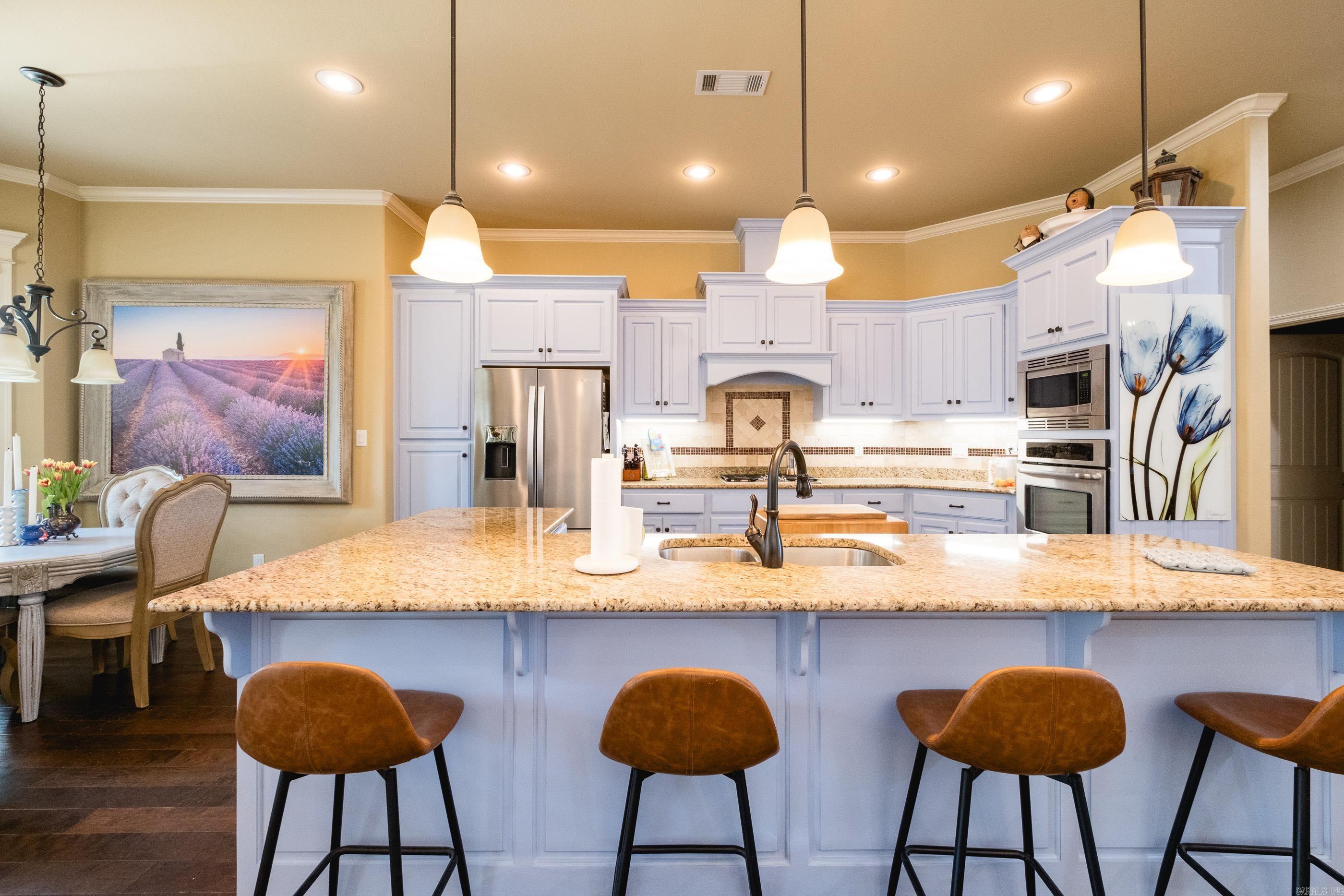 1 Tournay Circle Property Photo 15