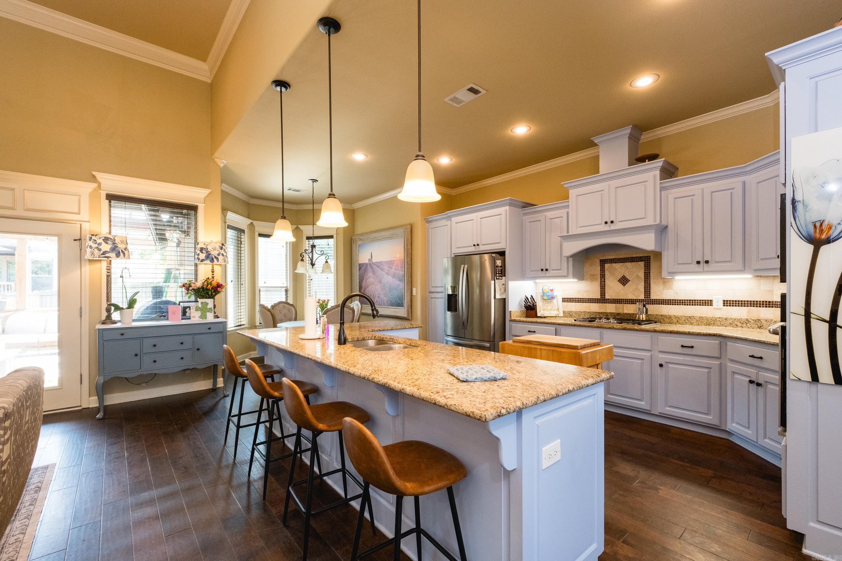 1 Tournay Circle Property Photo 16