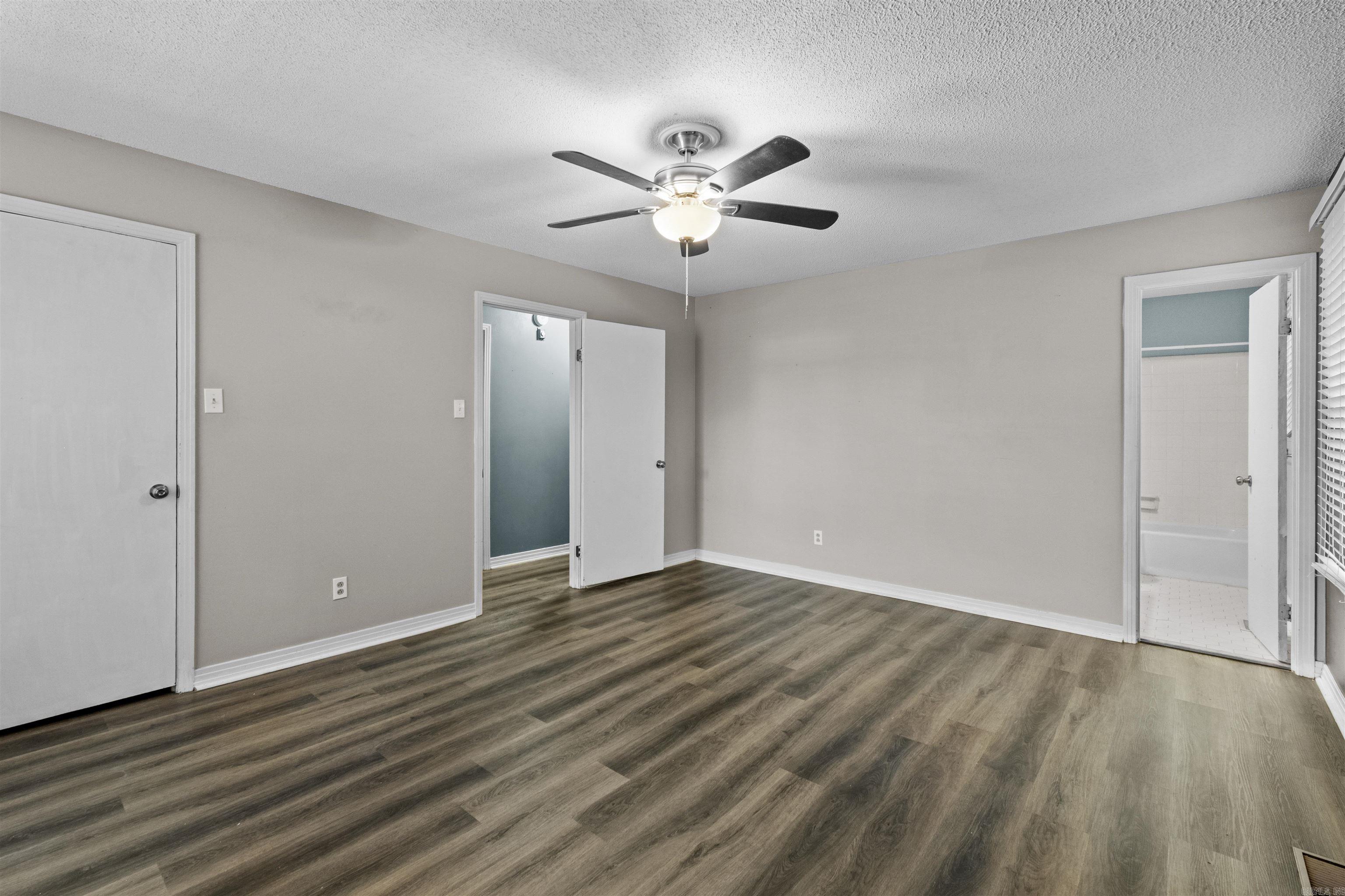 12601 Pleasant Forest Drive Property Photo 21