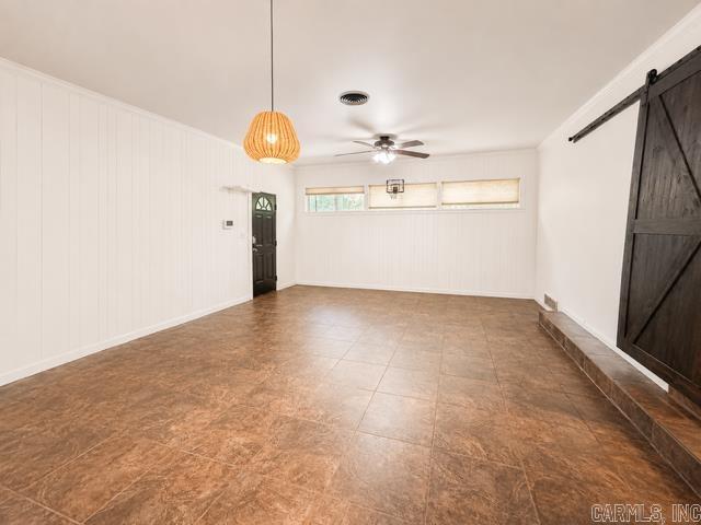 906 E Walnut Street Property Photo 6