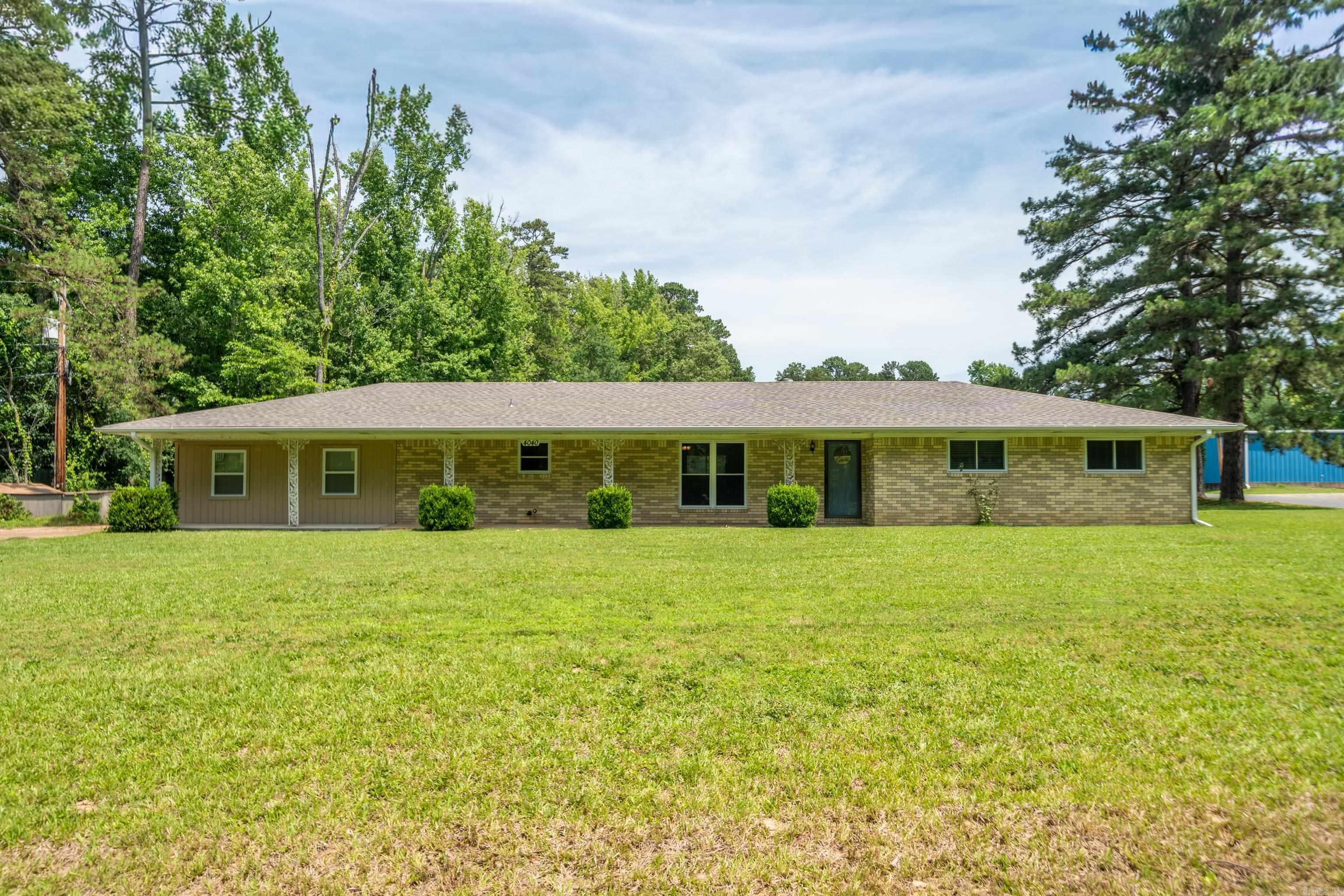 4040 Pine Street Property Photo 1