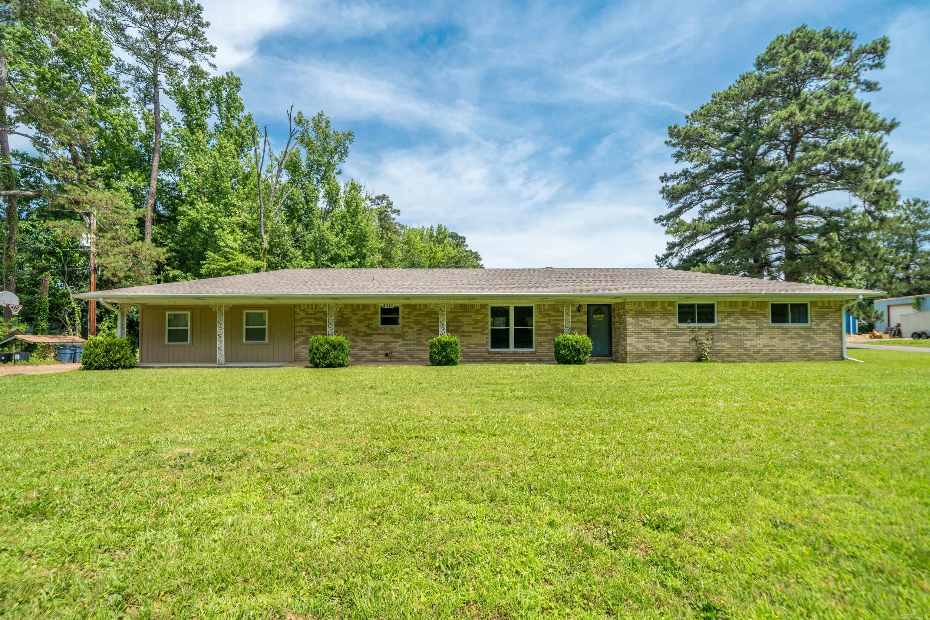 4040 Pine Street Property Photo 3
