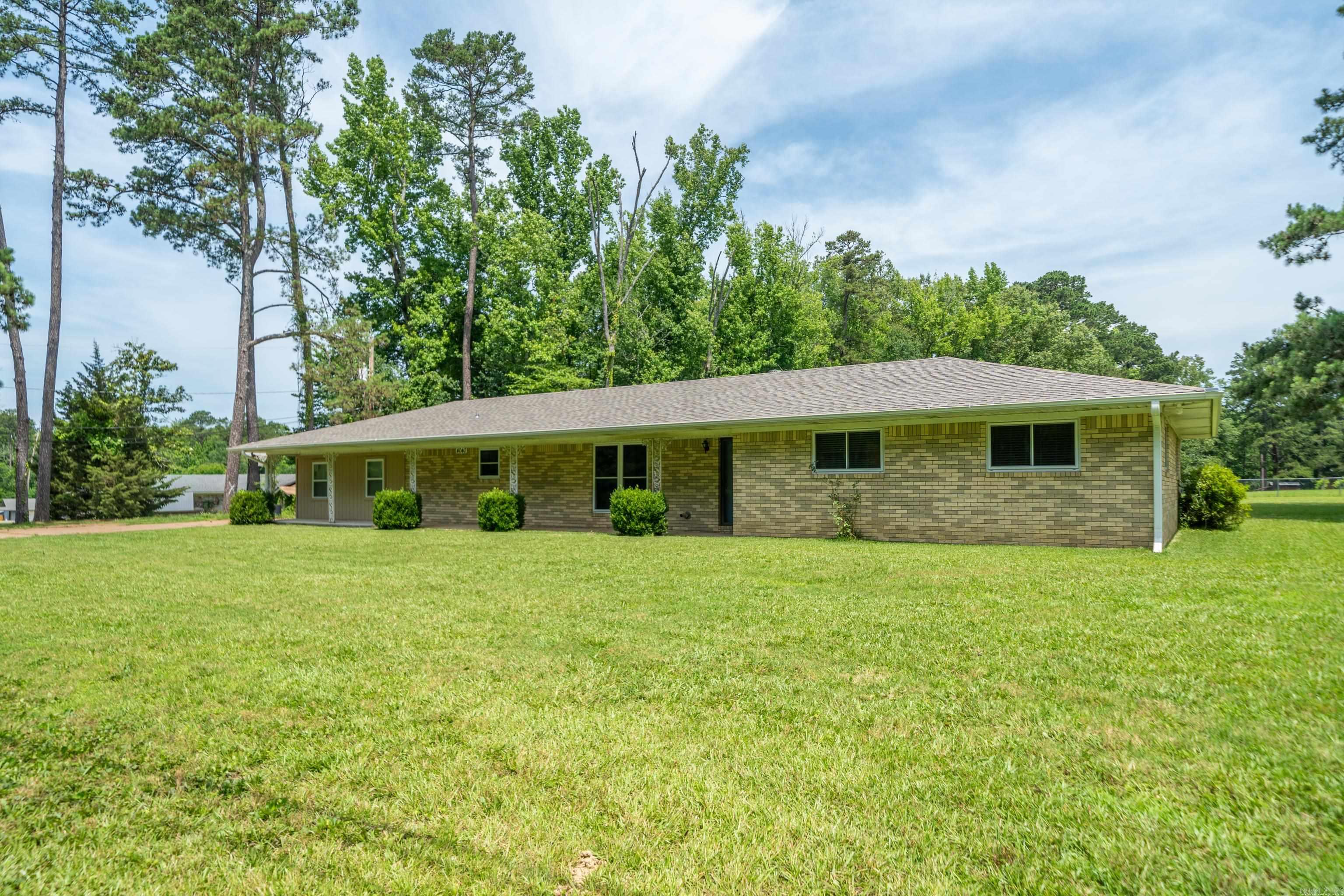 4040 Pine Street Property Photo 4