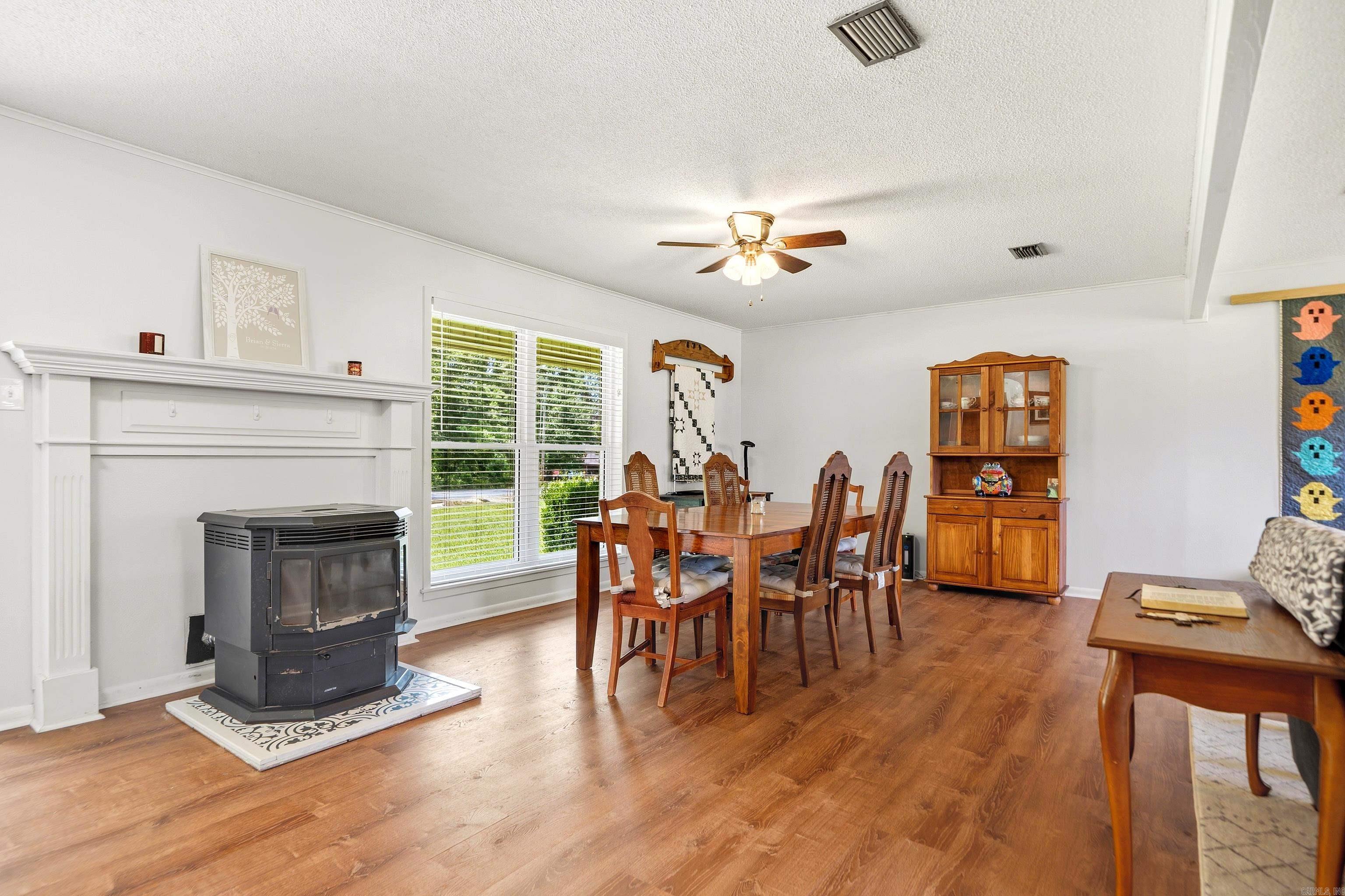 4040 Pine Street Property Photo 11