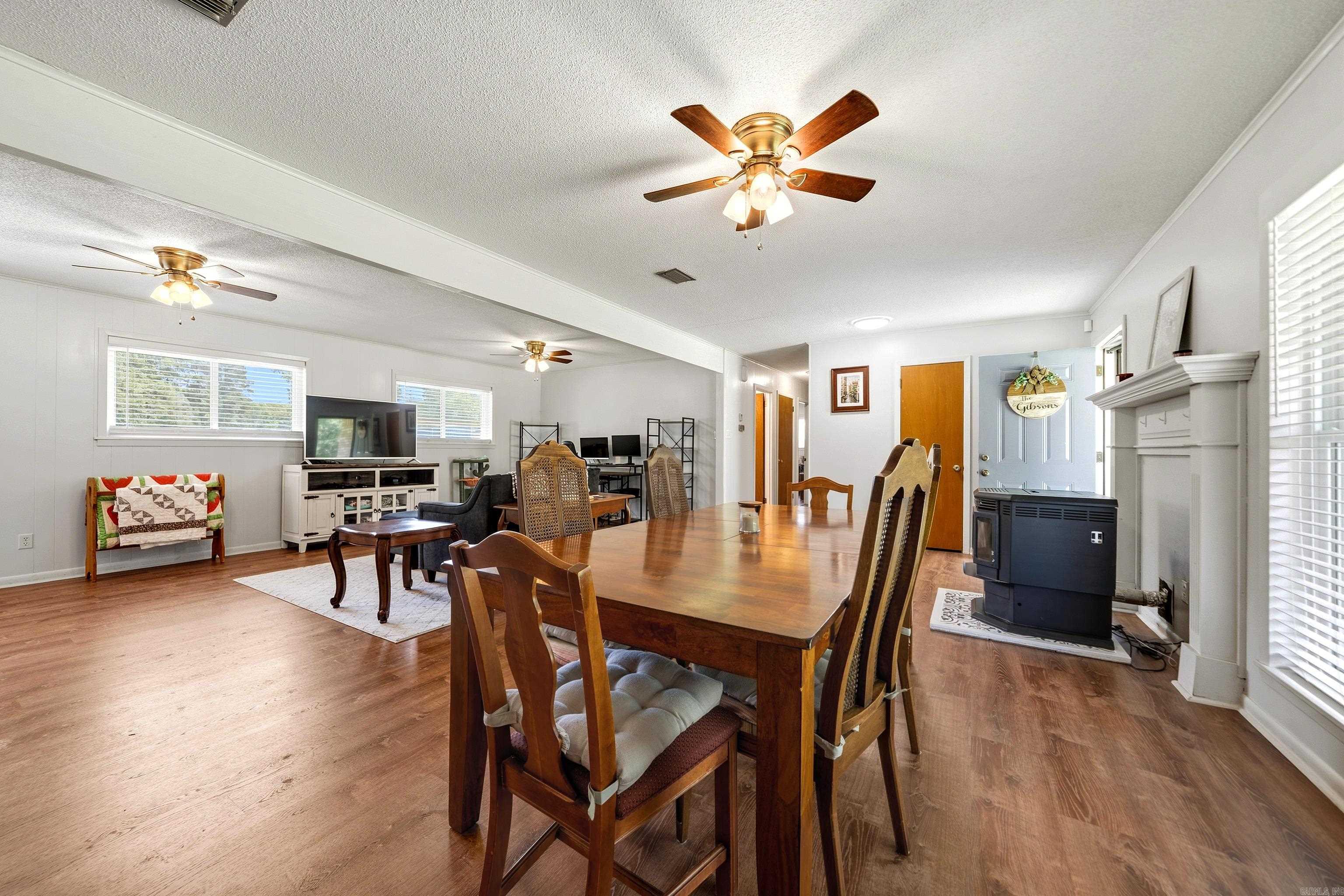 4040 Pine Street Property Photo 13