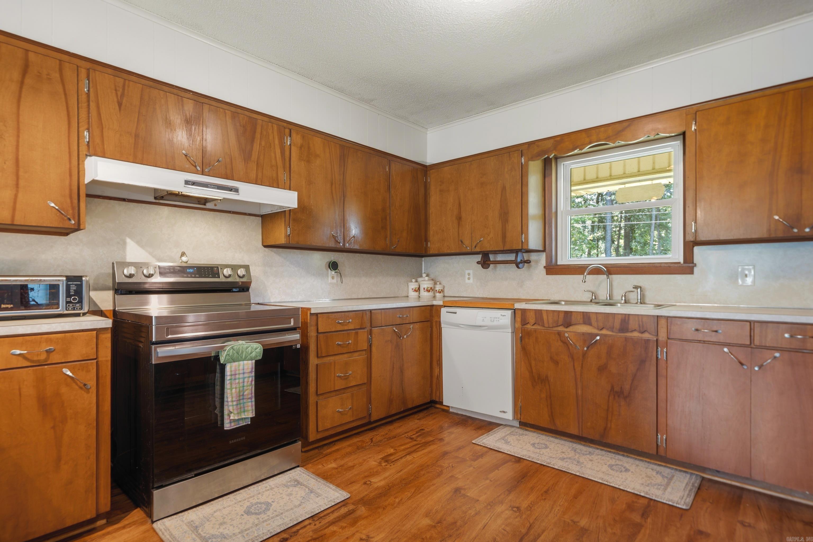 4040 Pine Street Property Photo 18