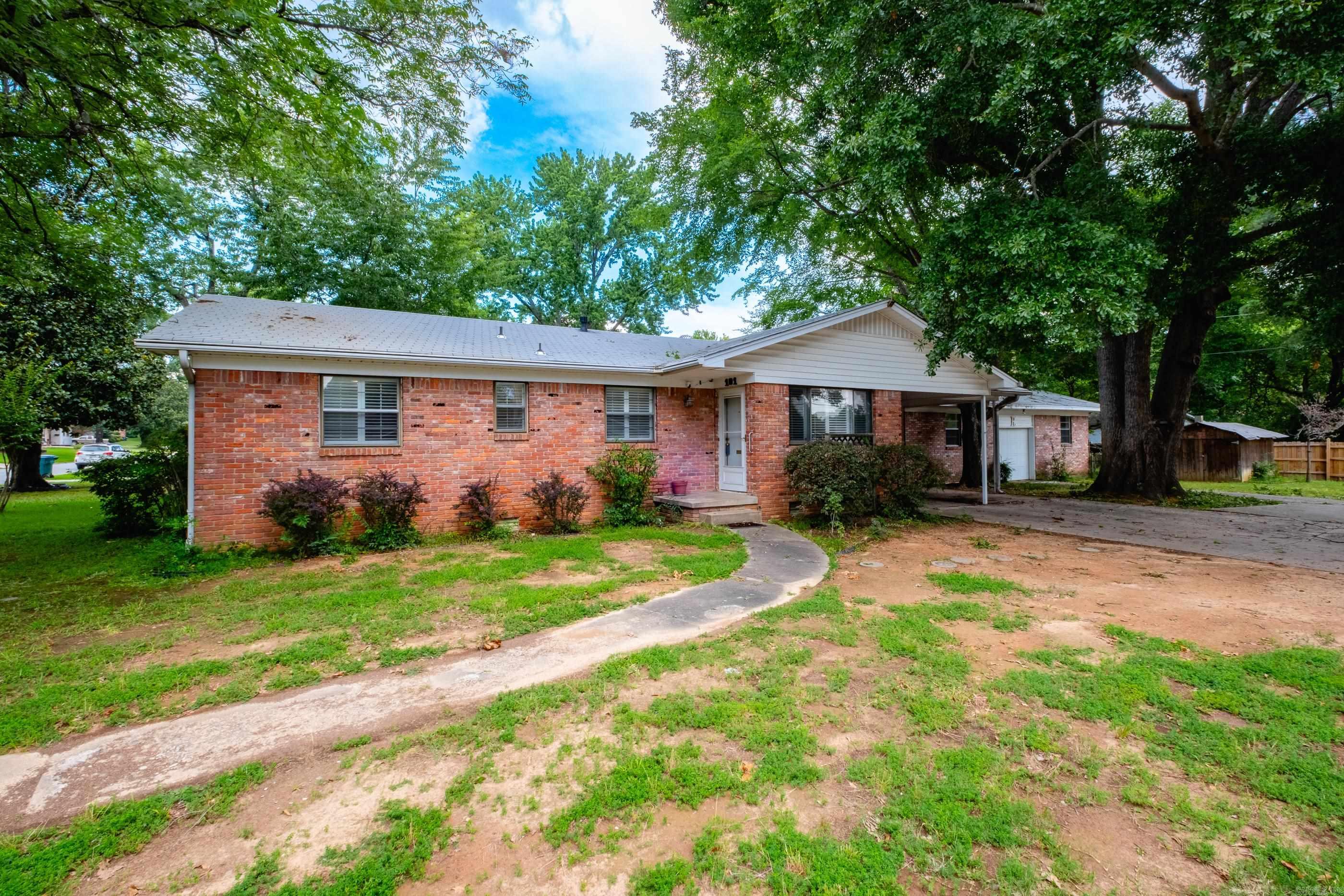 101 Poinsetta Drive Property Photo 1