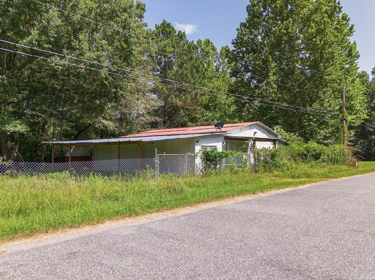 1135 Delta Circle Property Photo 2