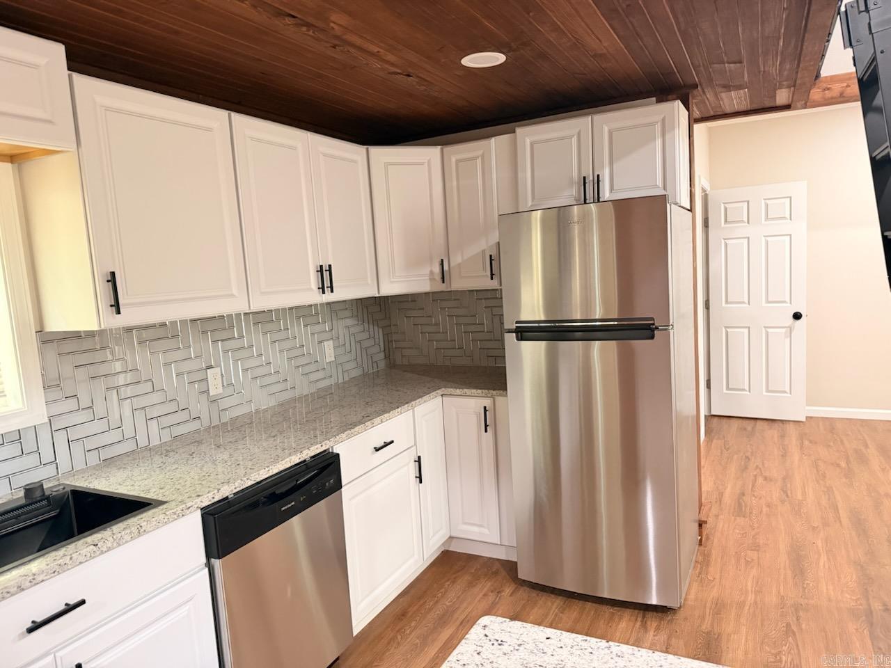 141 N Broadway Property Photo 6