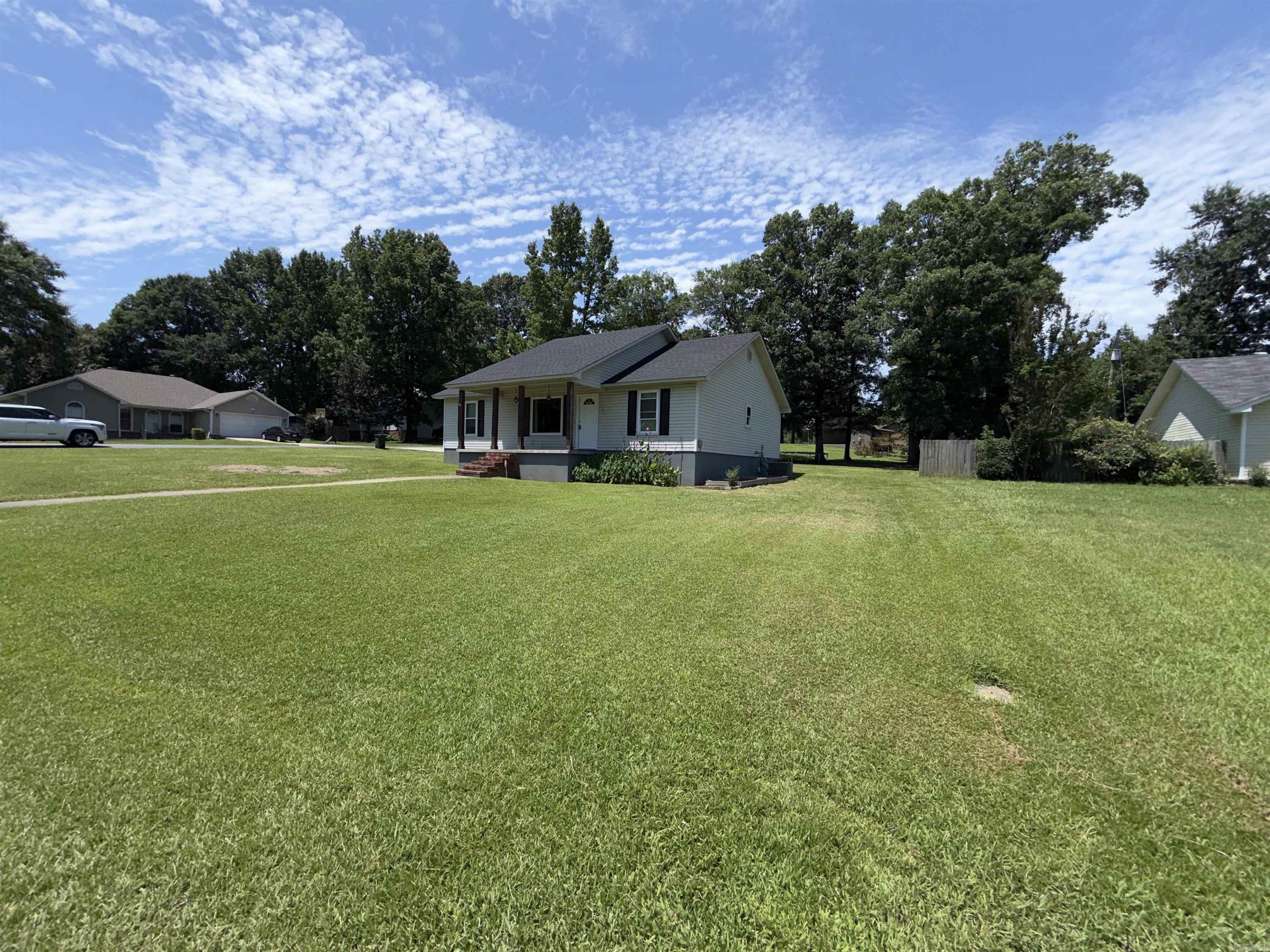 36 Valley Court Property Photo 2