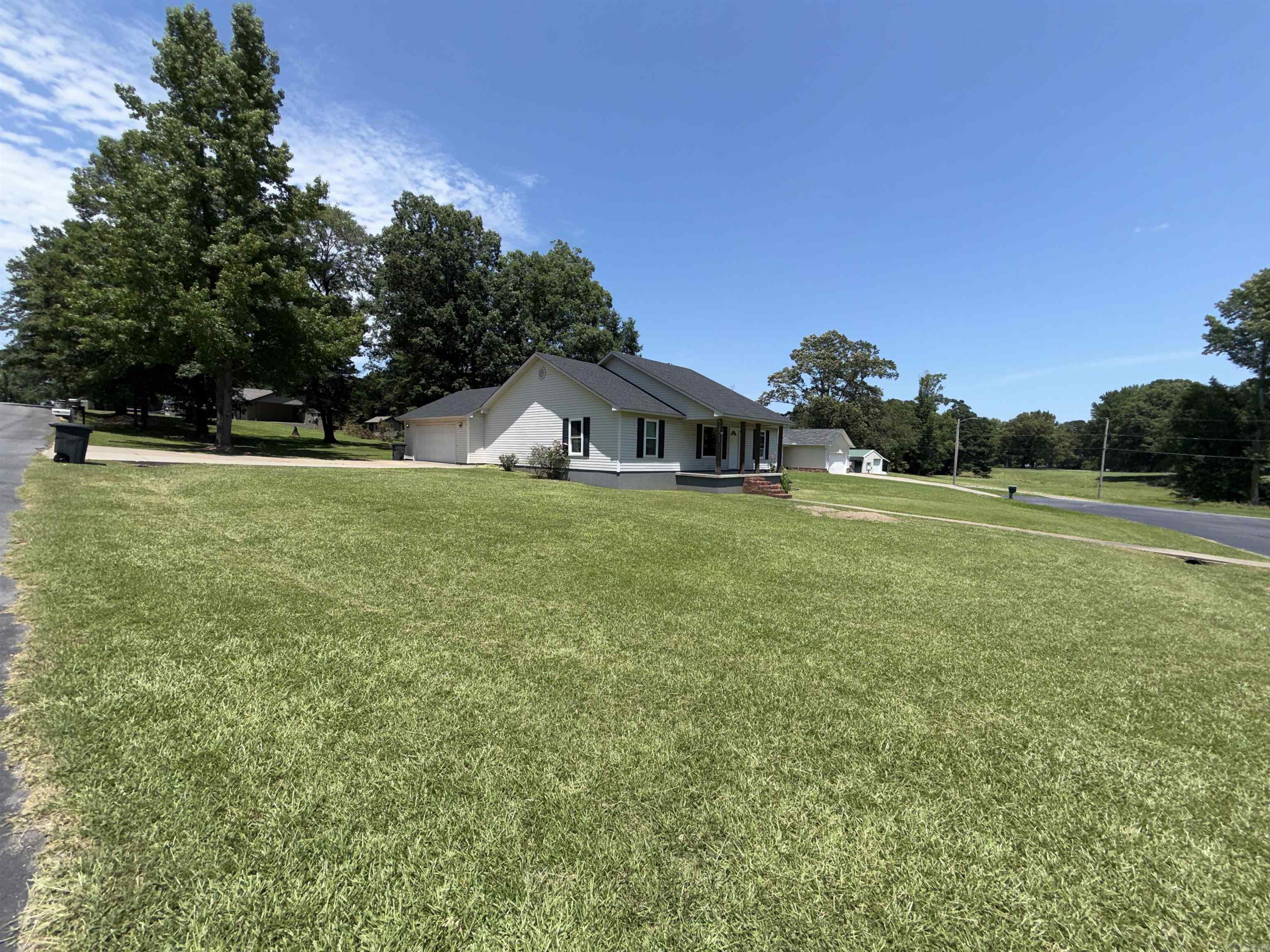 36 Valley Court Property Photo 3