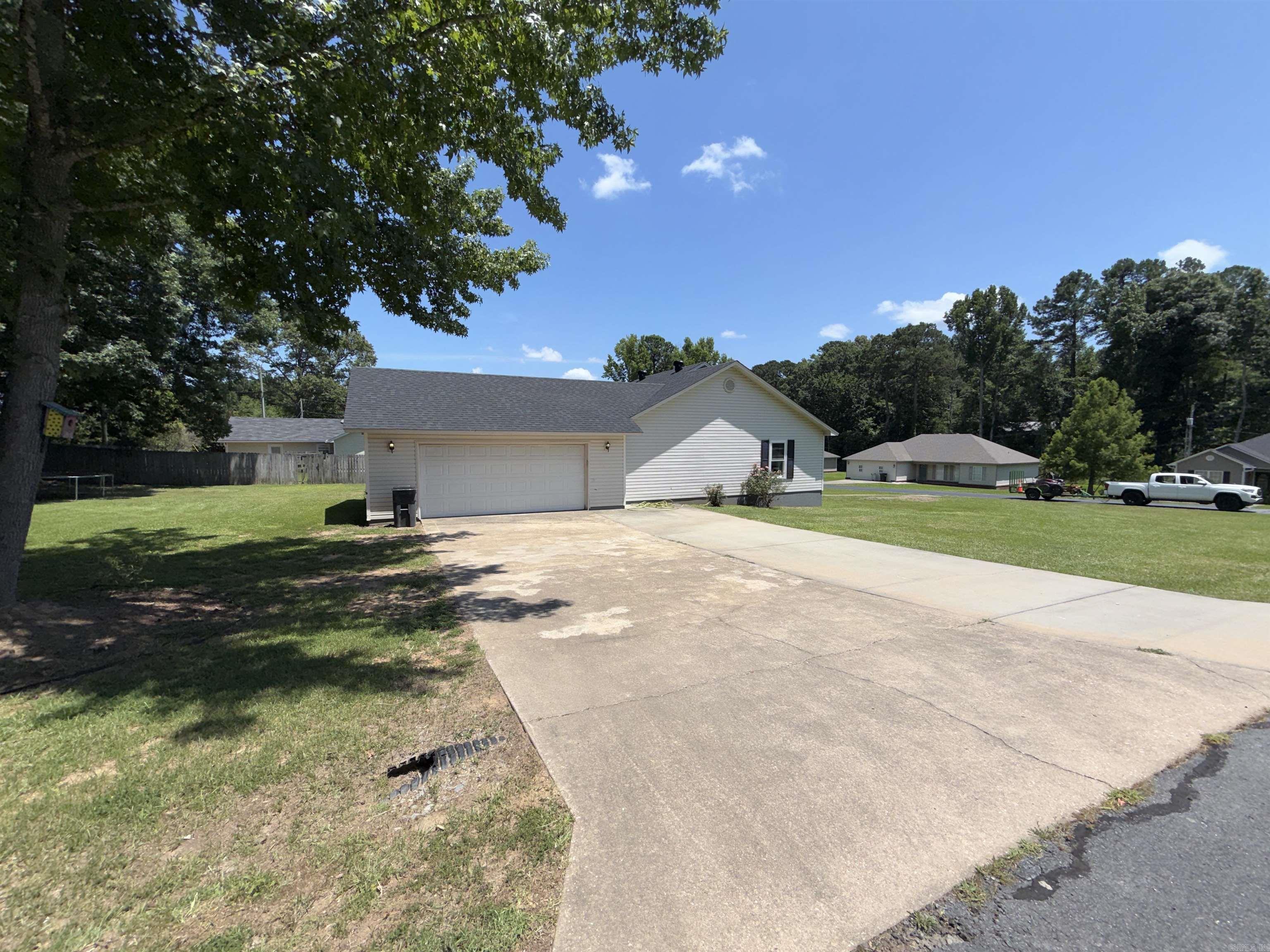 36 Valley Court Property Photo 4