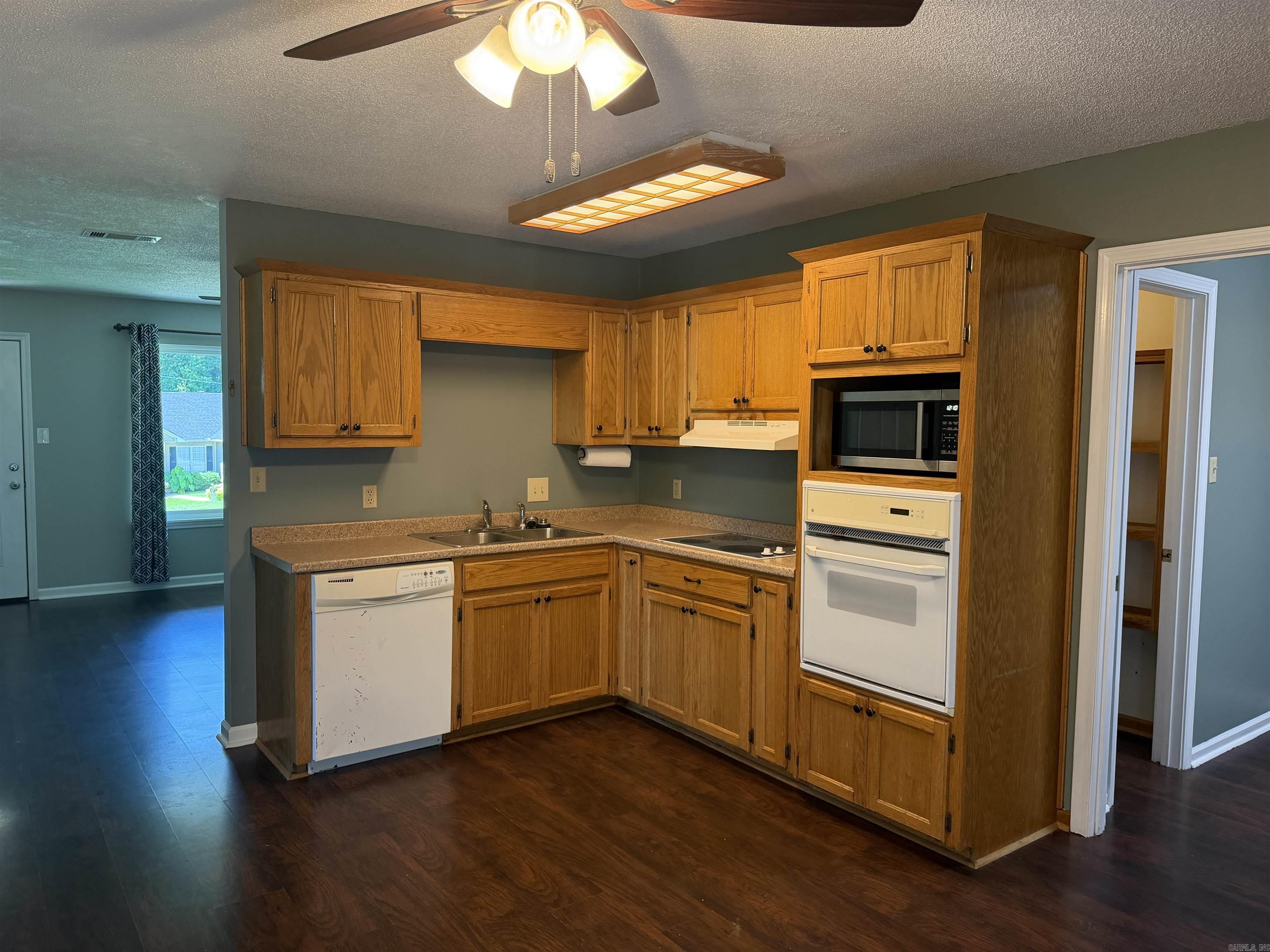 36 Valley Court Property Photo 8