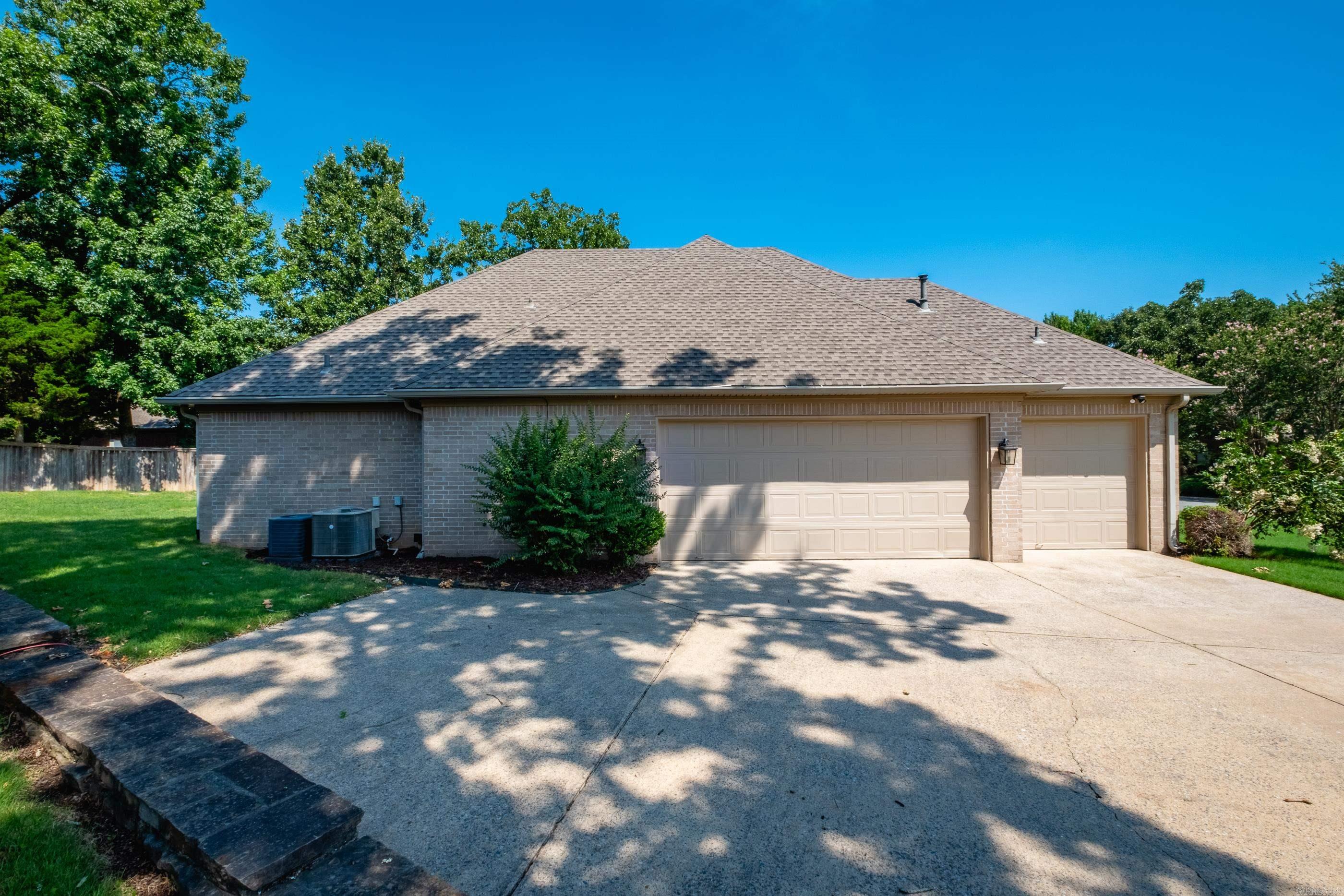 49 Laval Circle Property Photo 5