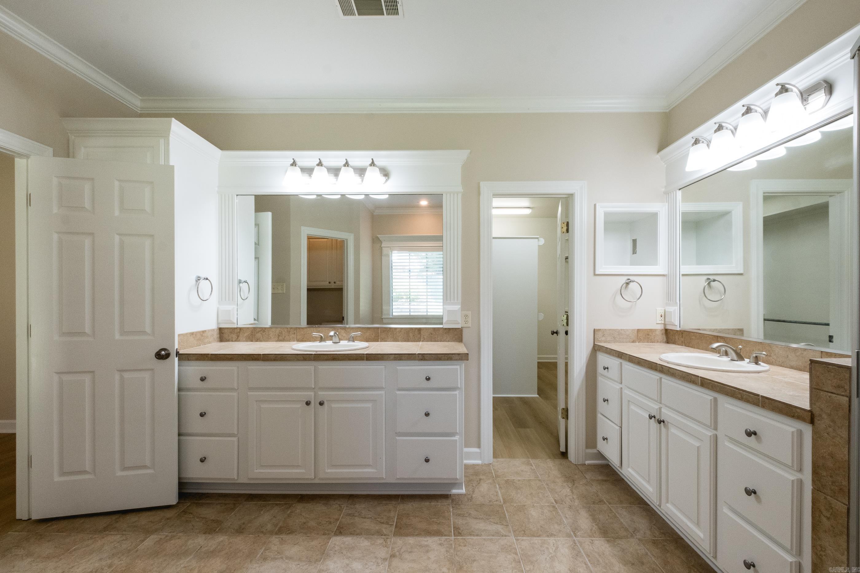 49 Laval Circle Property Photo 29