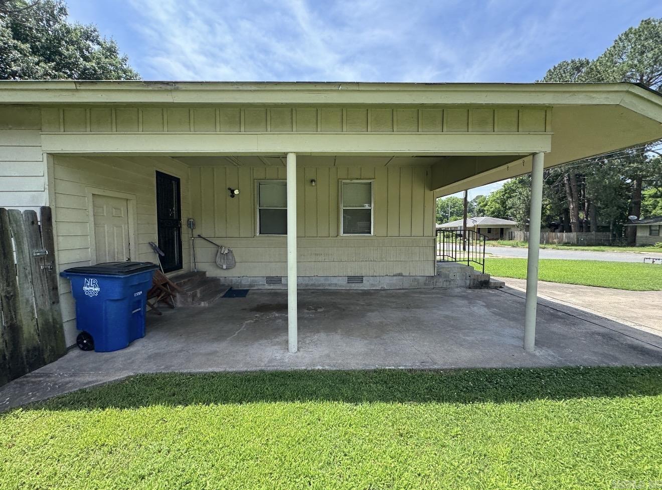 4712/4714 Lynch Drive Property Photo 2