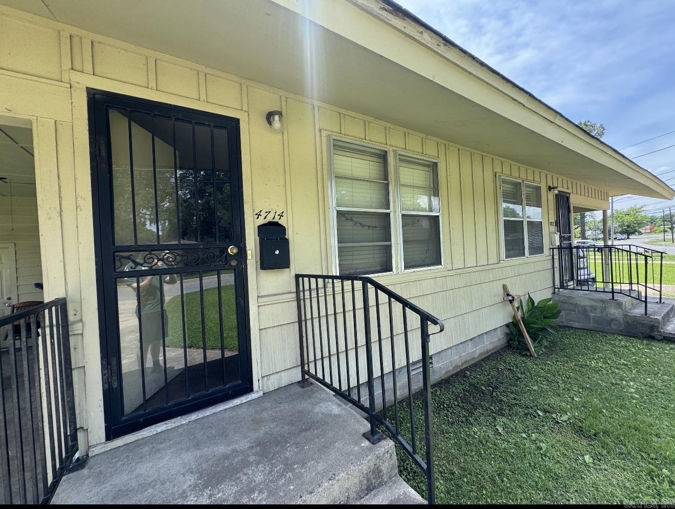 4712/4714 Lynch Drive Property Photo 3