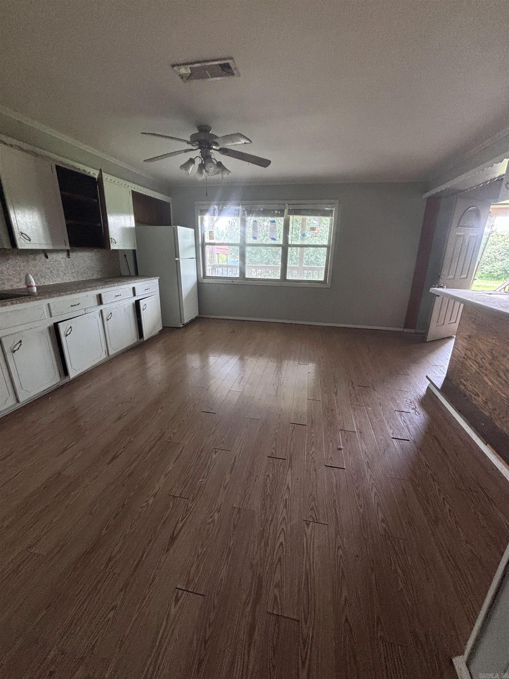 147 Young Loop Property Photo 3