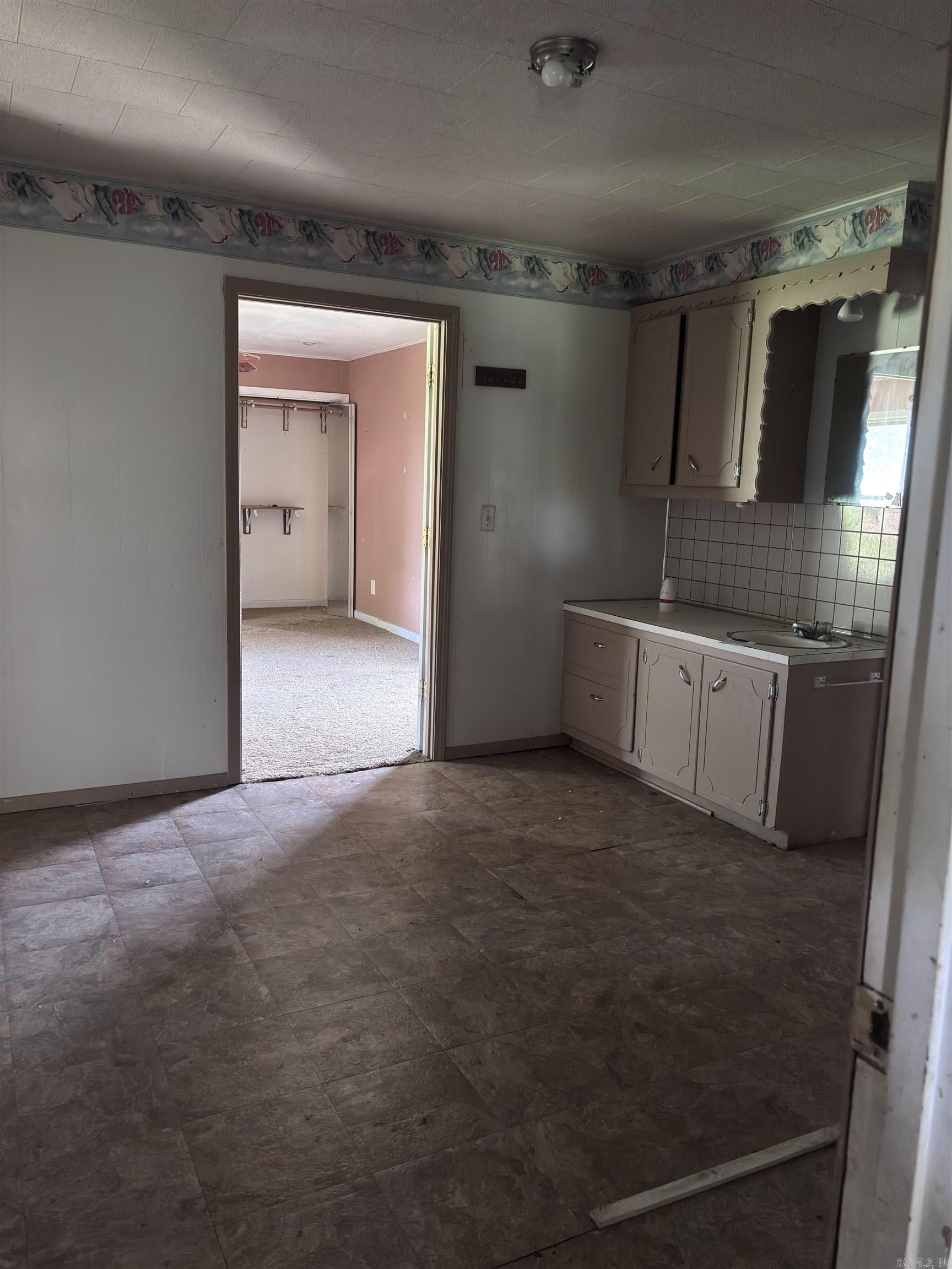 147 Young Loop Property Photo 5