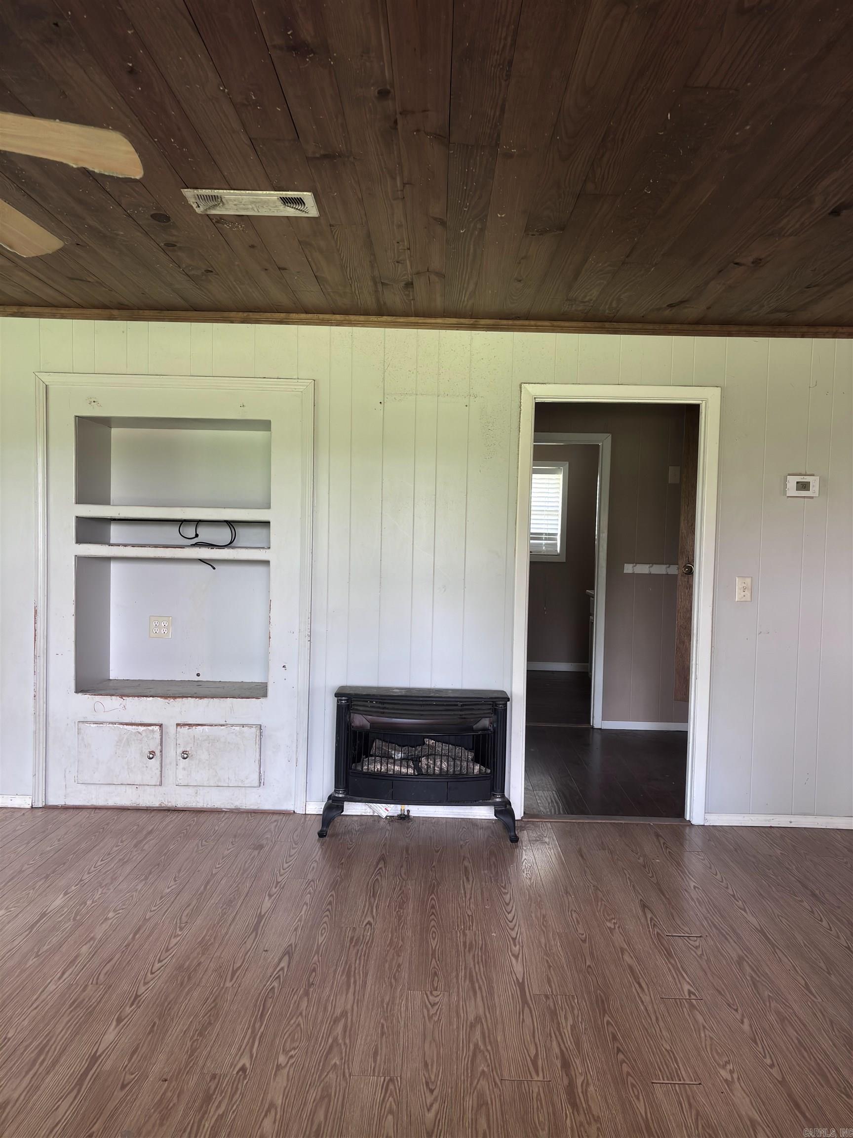 147 Young Loop Property Photo 6