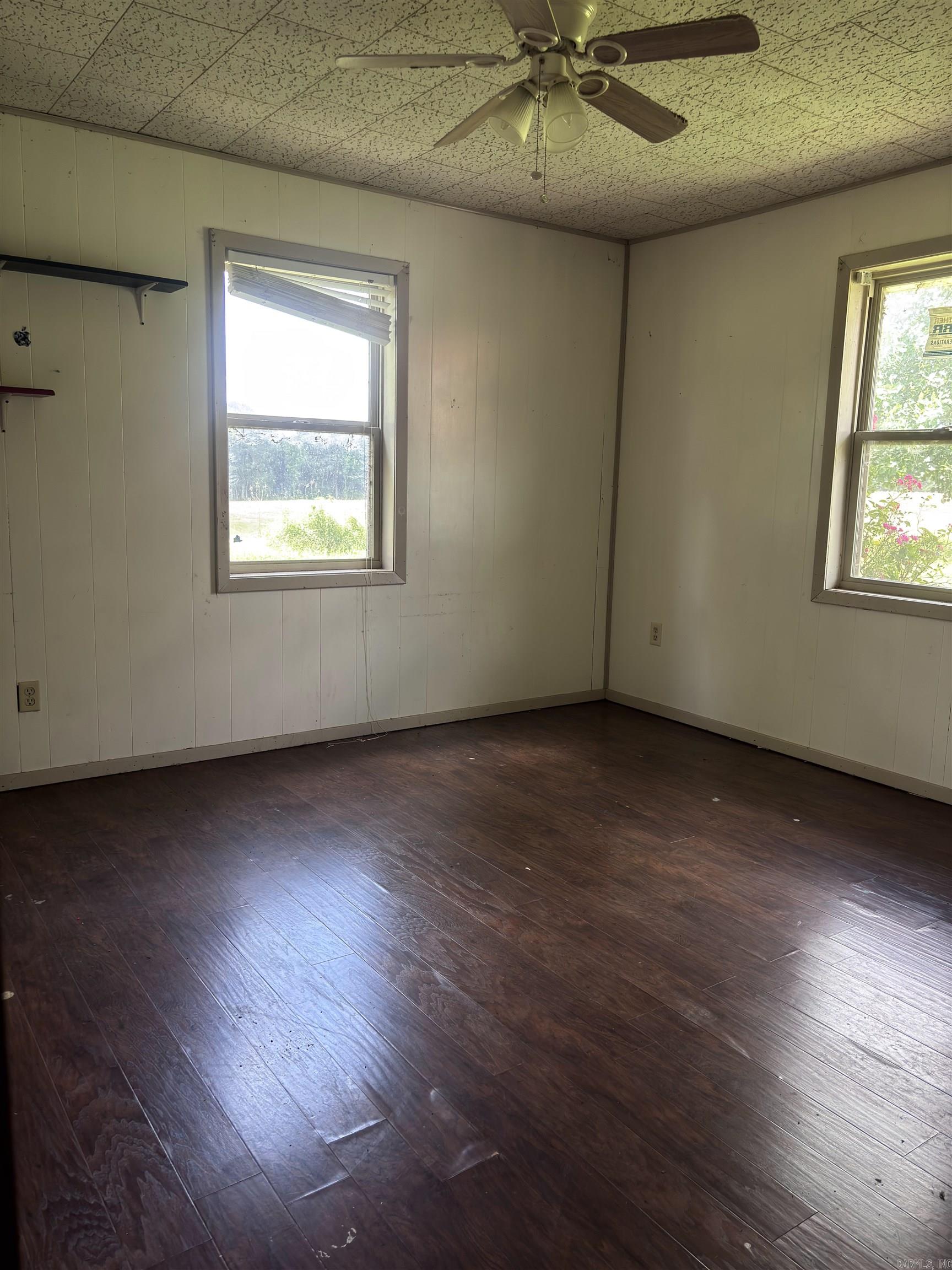147 Young Loop Property Photo 8
