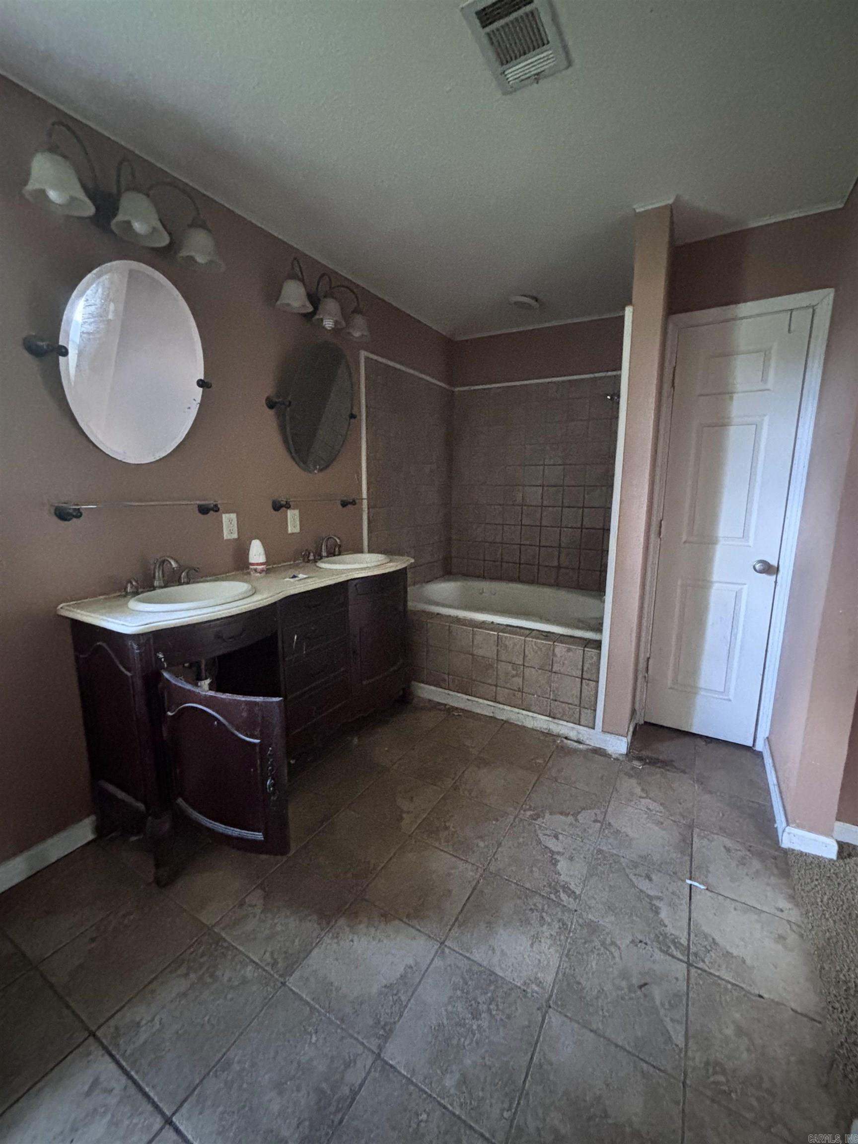 147 Young Loop Property Photo 11