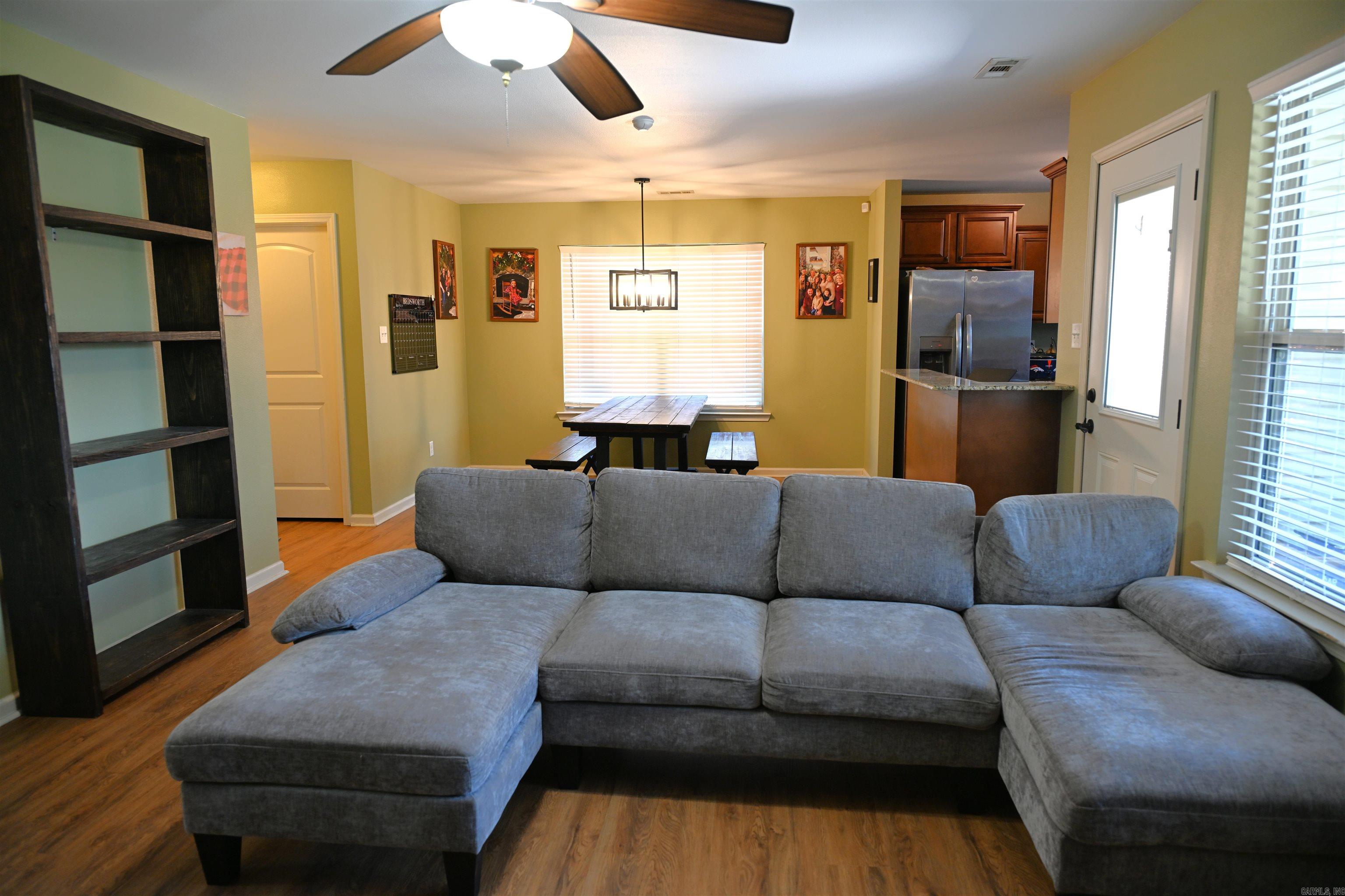 1013 Elkhart Loop Property Photo 4