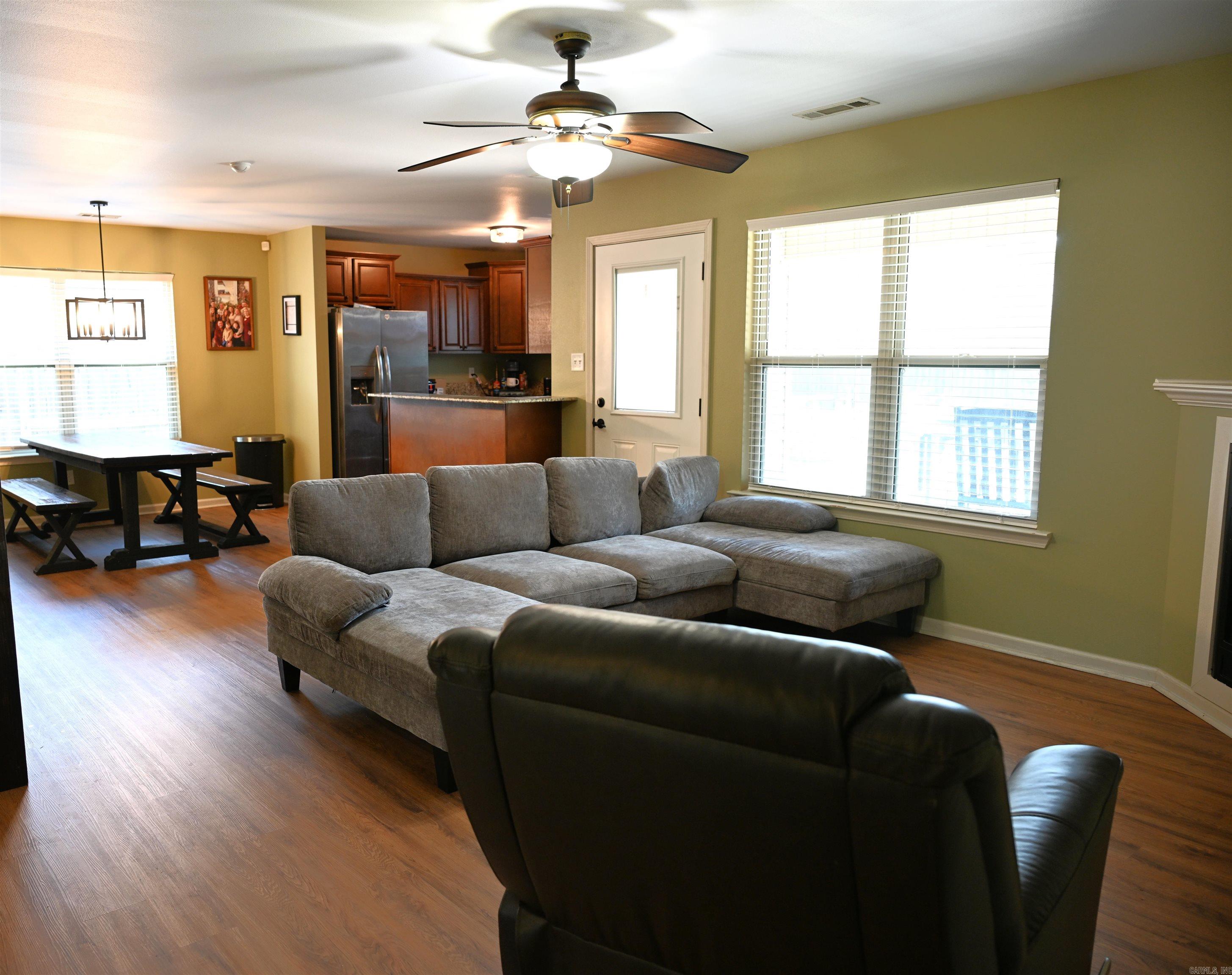 1013 Elkhart Loop Property Photo 9