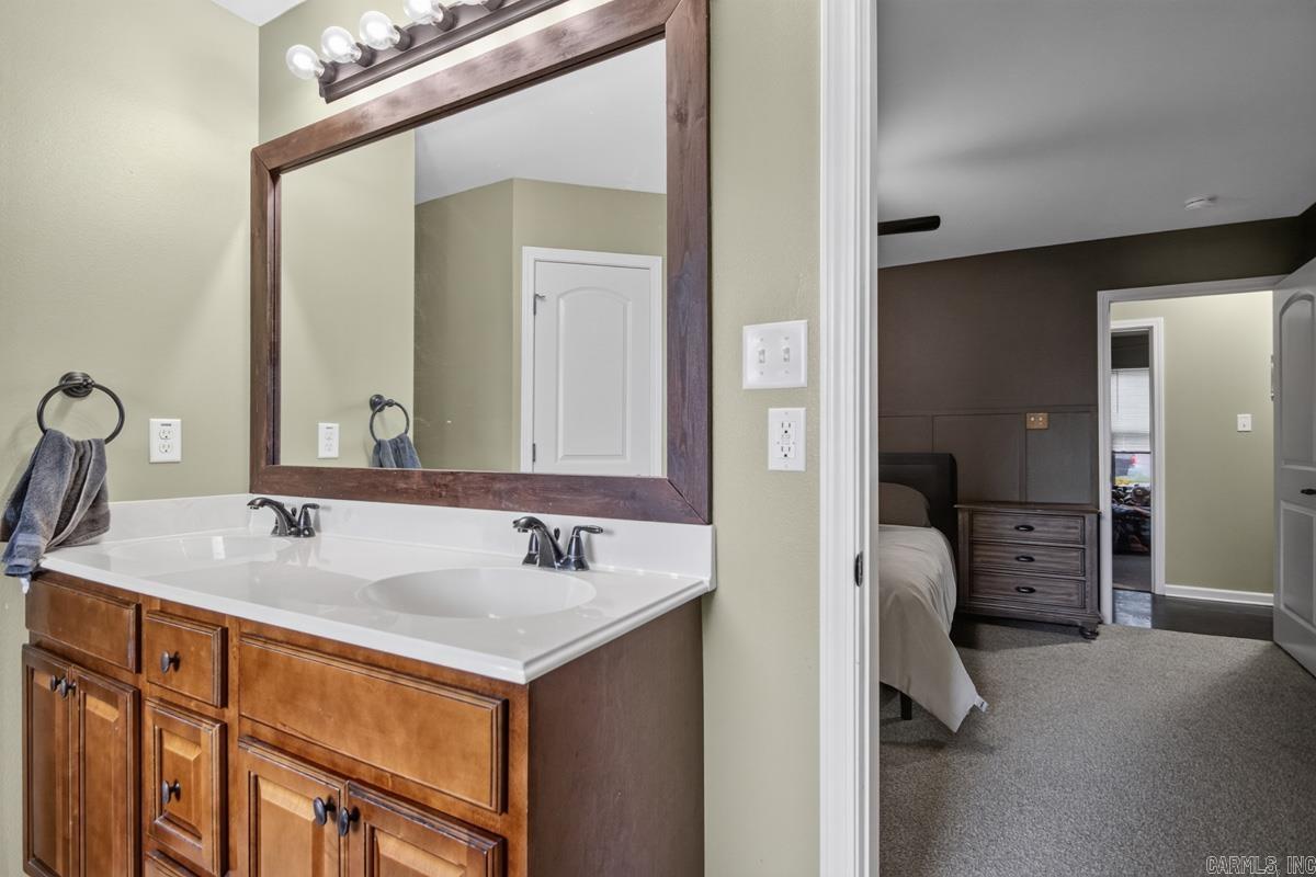 1013 Elkhart Loop Property Photo 14