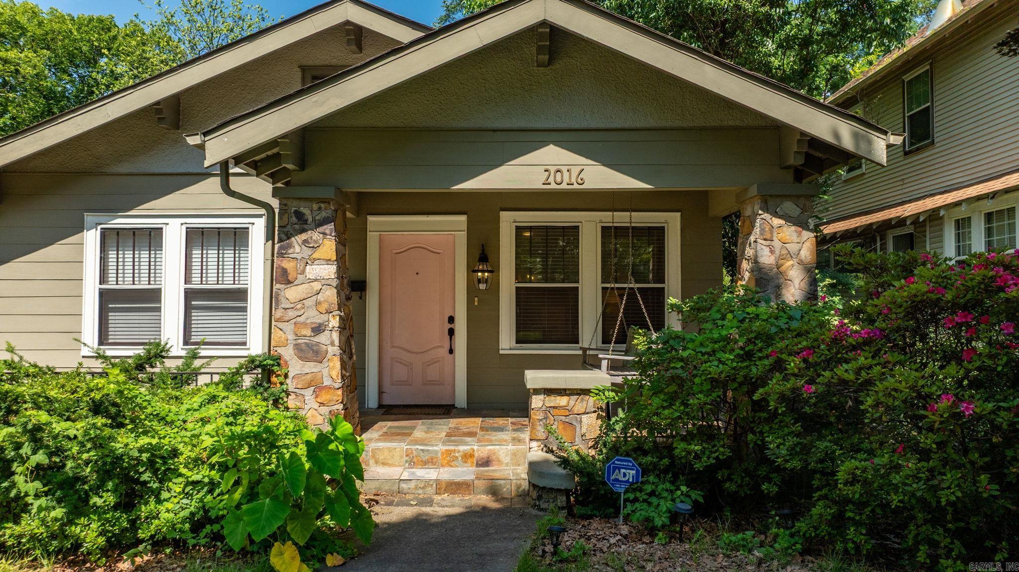 2016 N Garfield Street Property Photo 2
