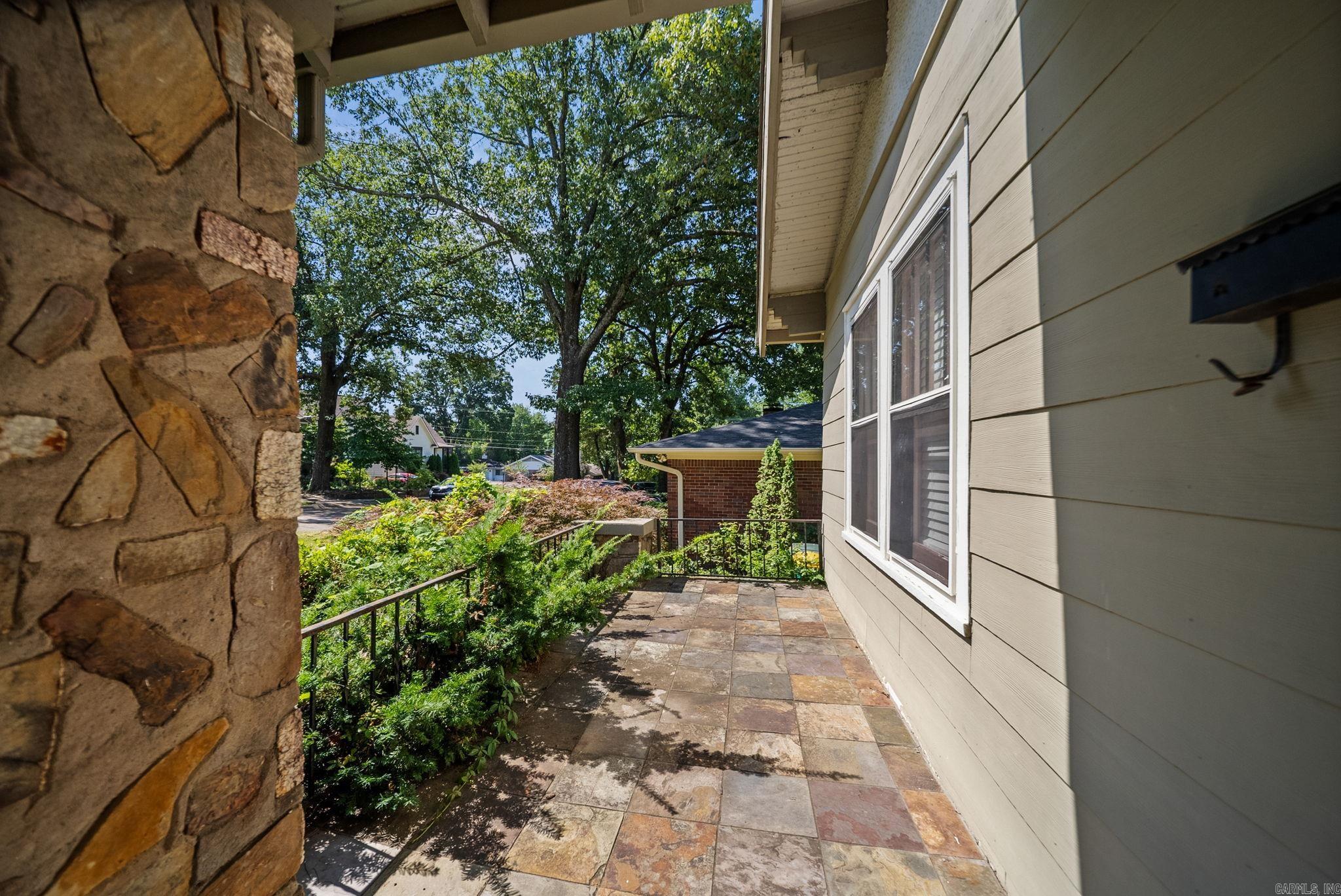 2016 N Garfield Street Property Photo 4