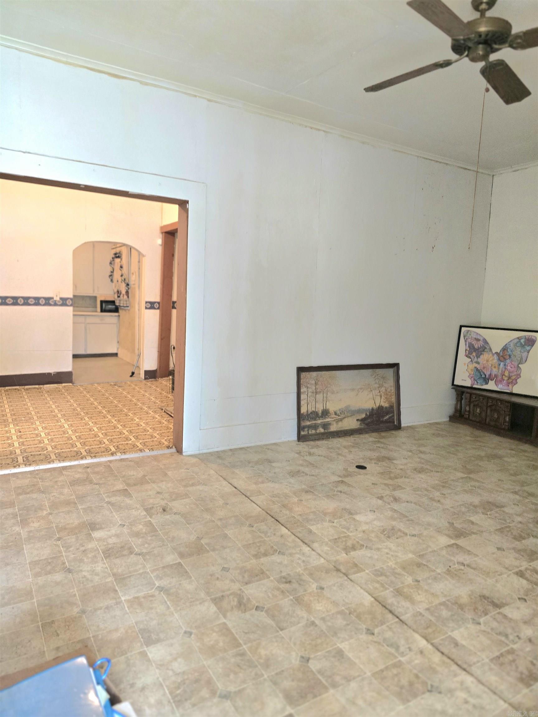 305 N School Property Photo 4