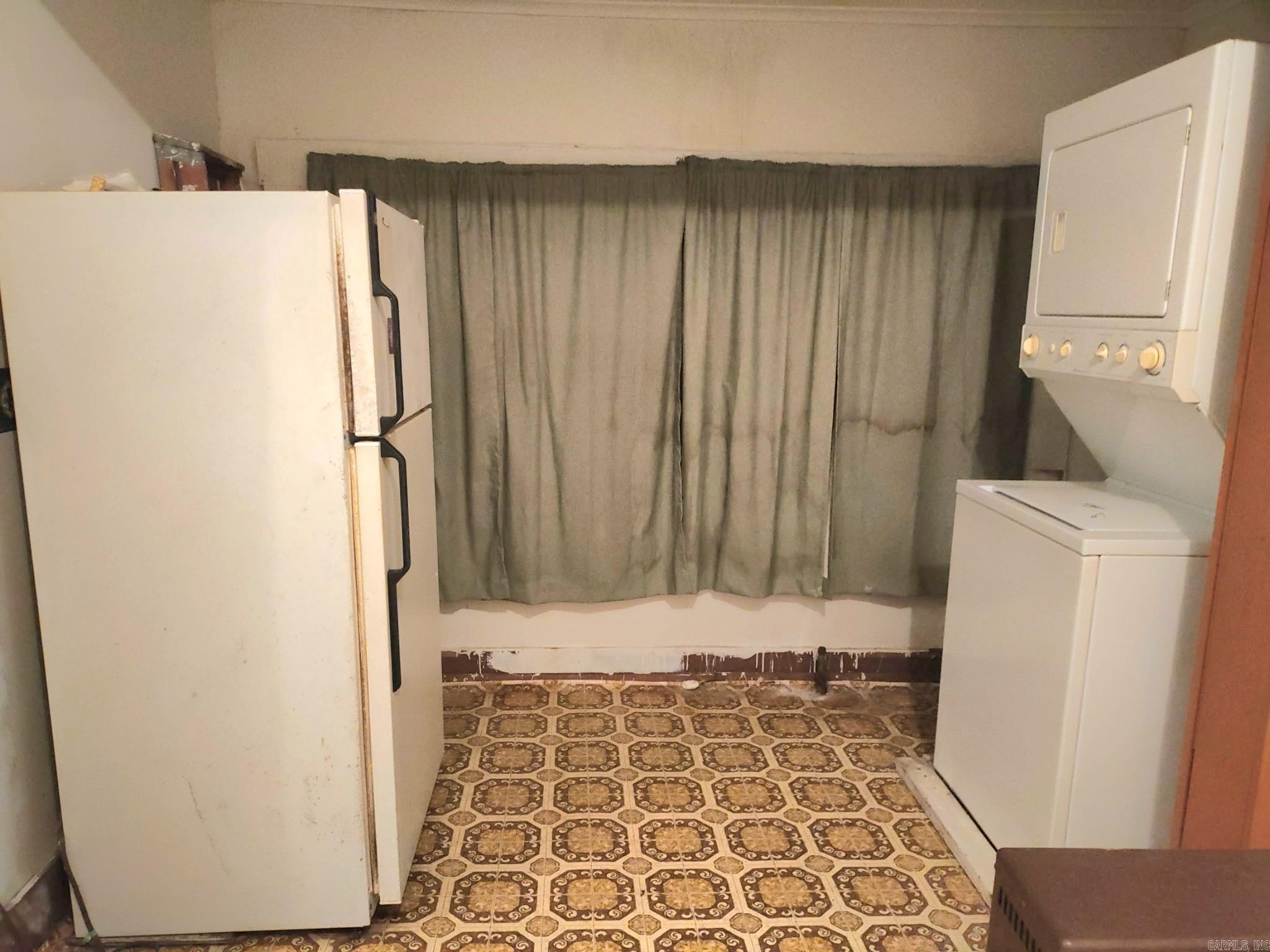 305 N School Property Photo 12