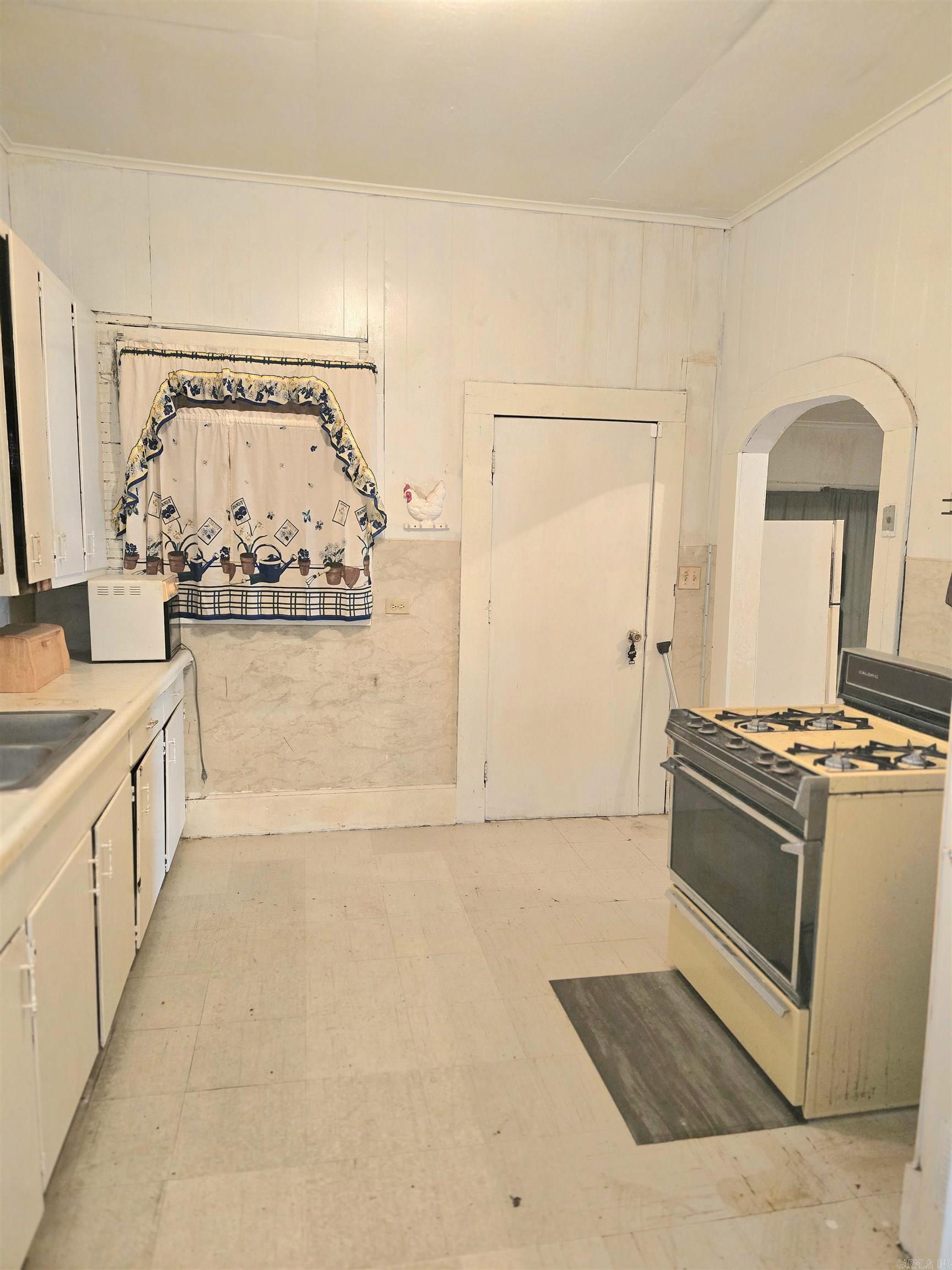 305 N School Property Photo 14