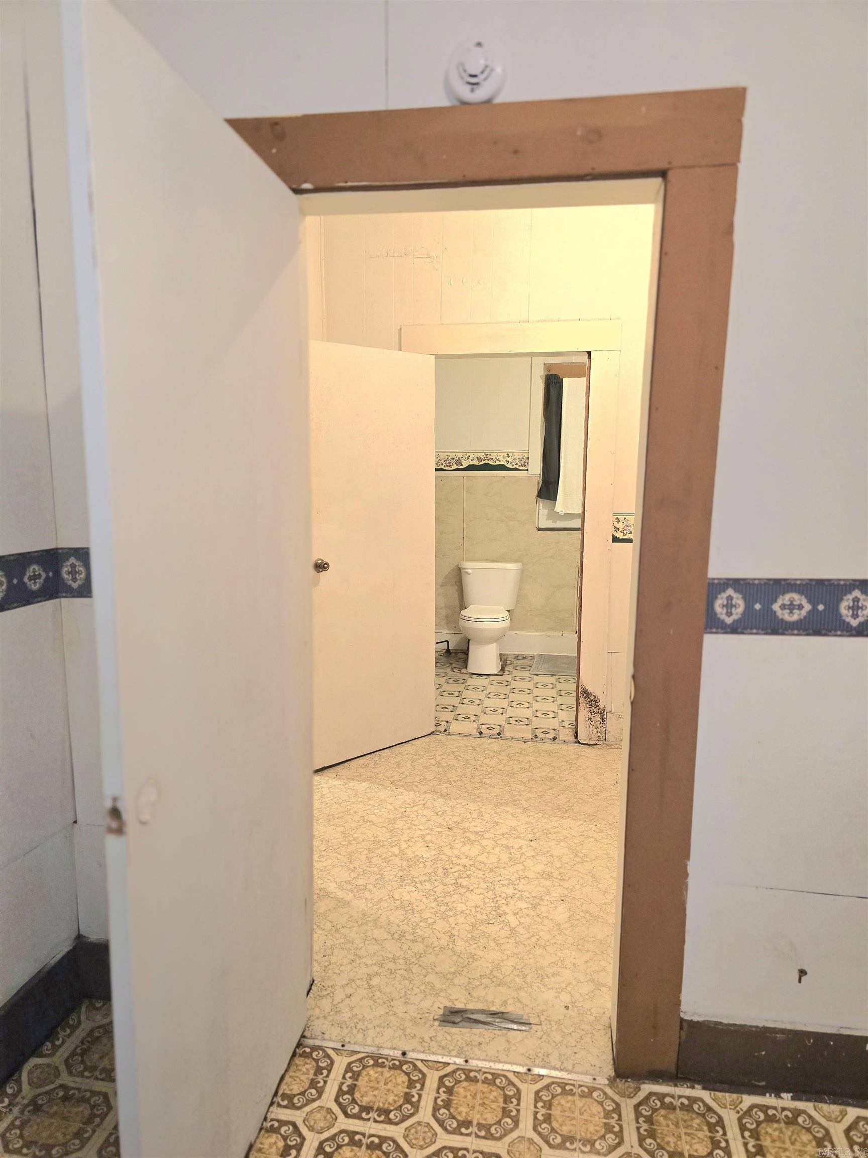 305 N School Property Photo 17