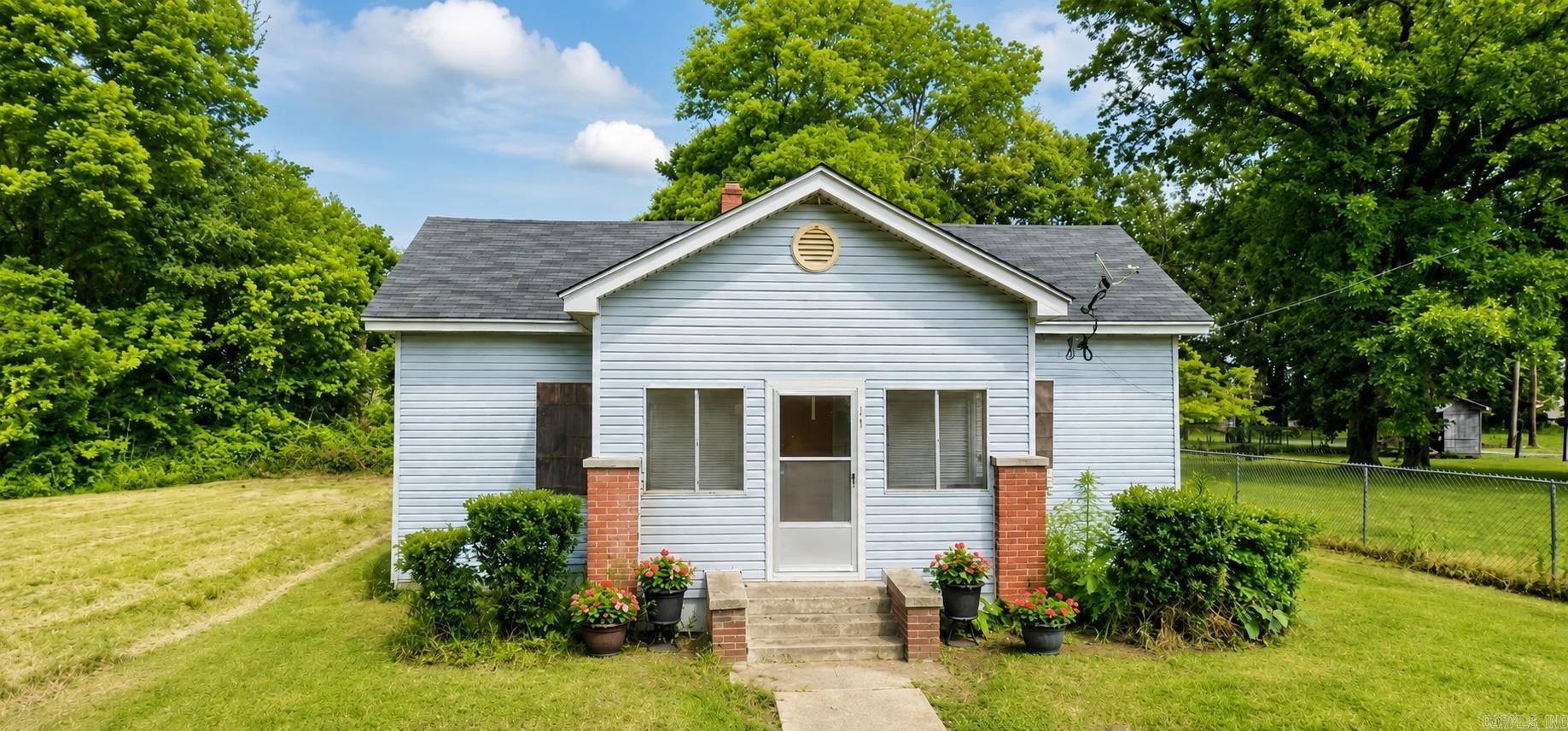 305 N School Property Photo 23